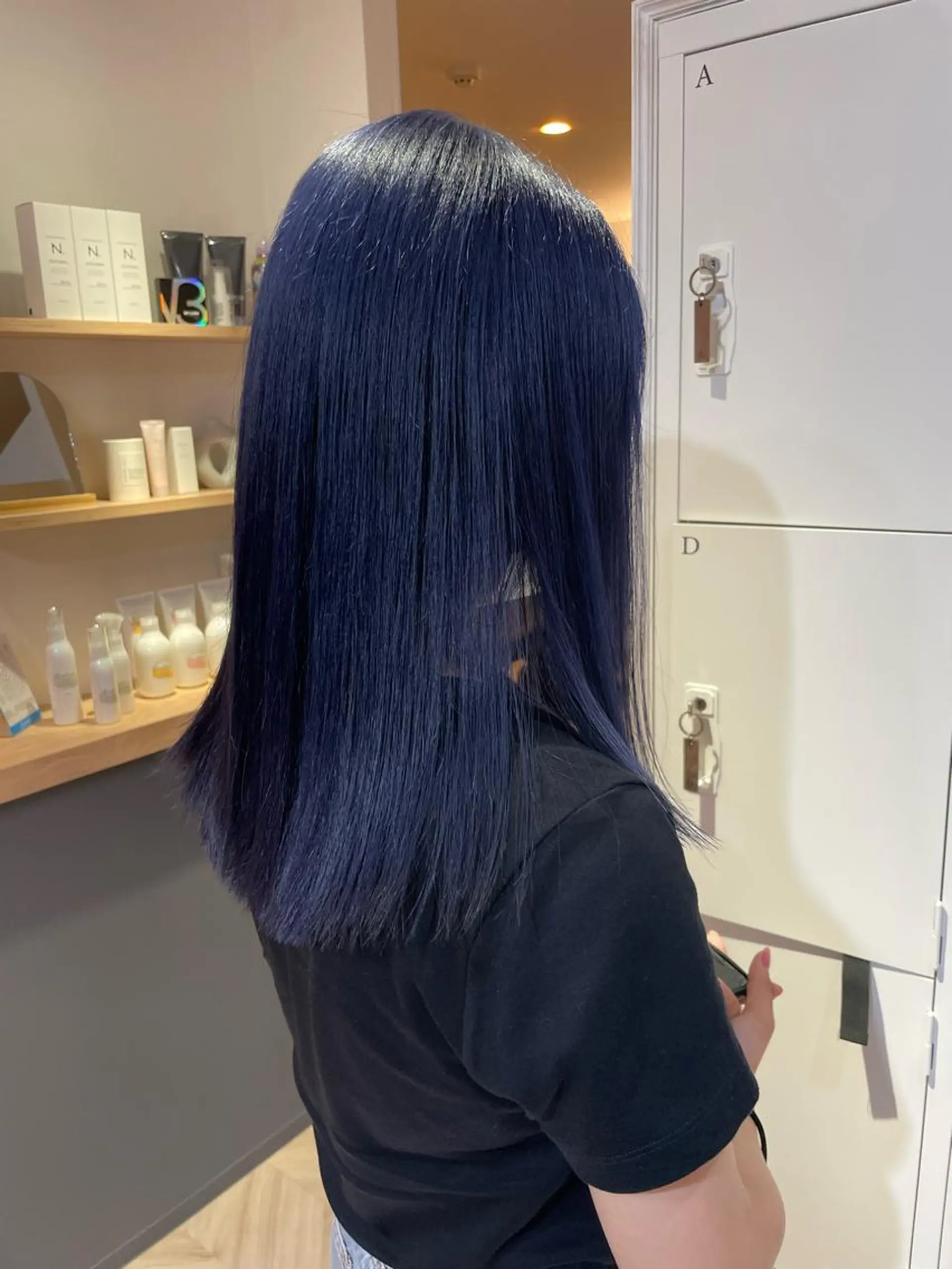 ミディアム カラー akane .のヘアスタイル