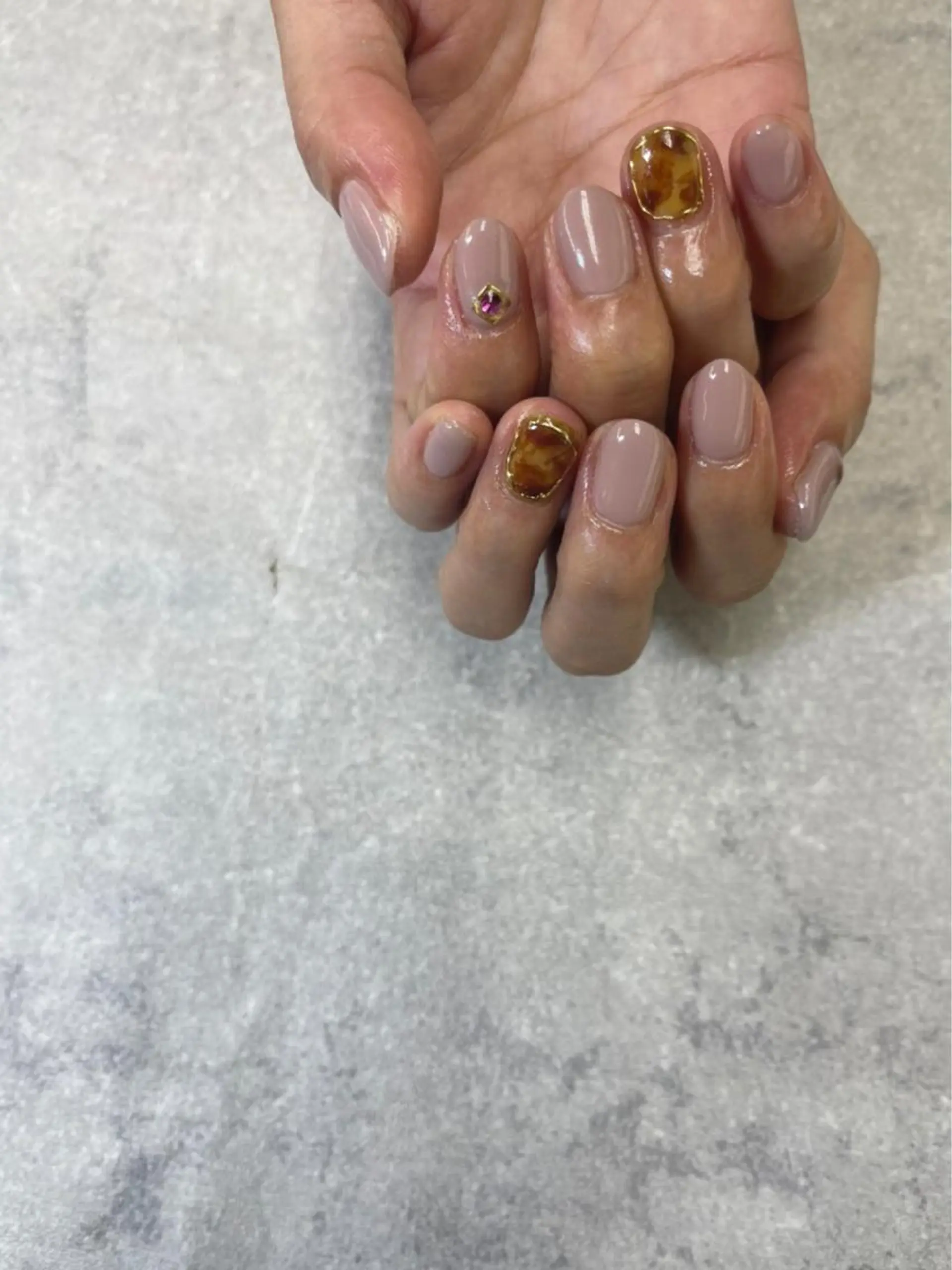 ネイル べっ甲ネイル オフィスネイル FASTNAIL PLUS 新宿店のネイルデザイン