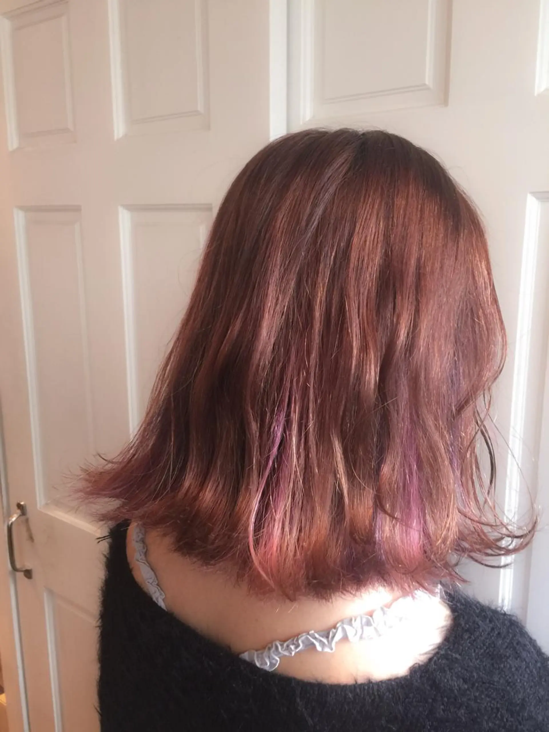 ミディアム カラー ブリーチ ピンクカラー ヘアカラー ホワイト&レイヤーカ ットエクステ長畠俊輔のヘアスタイル