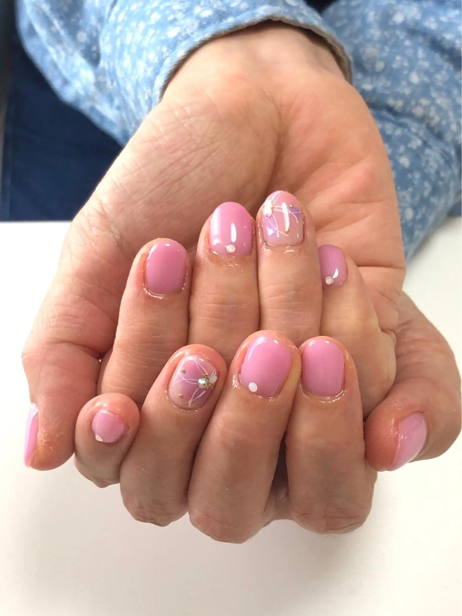 ネイル アートネイル 長さ出し フットネイル グリーン ニュアンスネイル Lily Roseスタッフ一同のマツエク・マツパデザイン