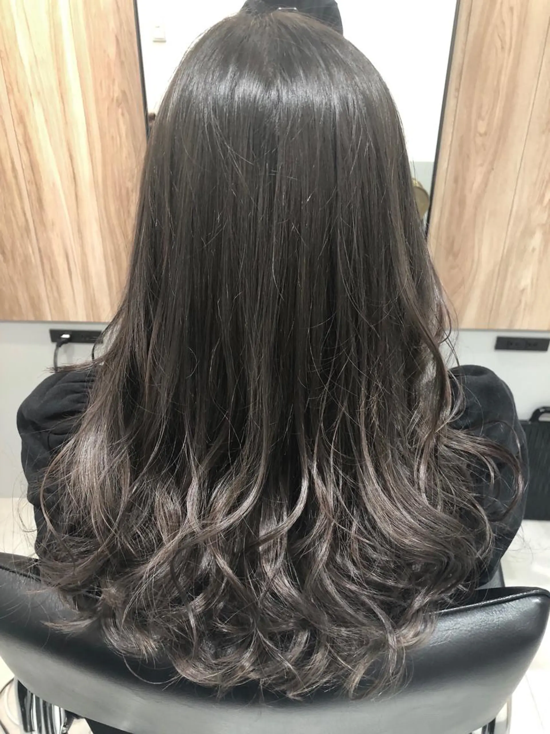 セミロング カラー OFF YUYAのヘアスタイル