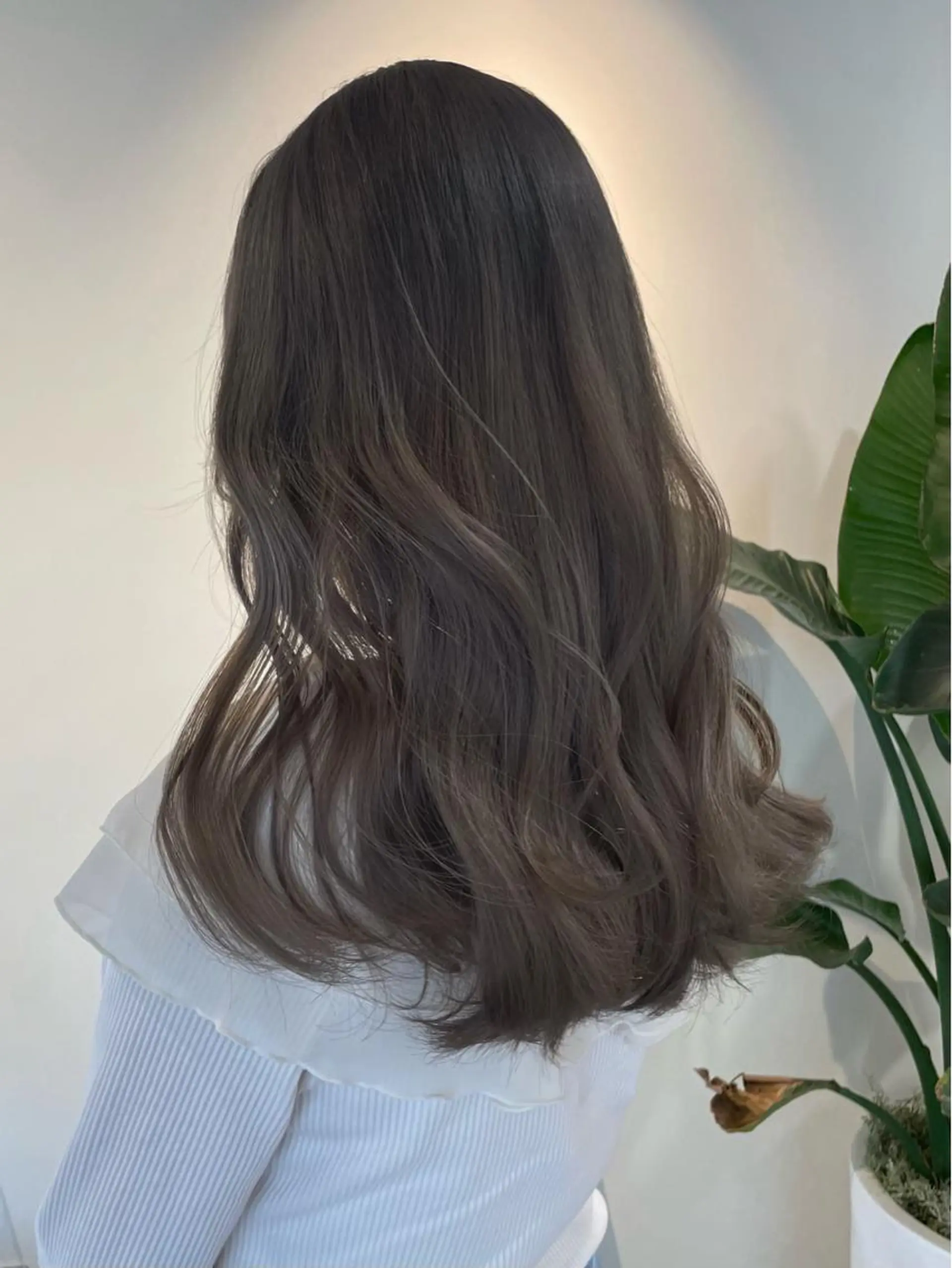 カラー 若月 あやかのヘアスタイル