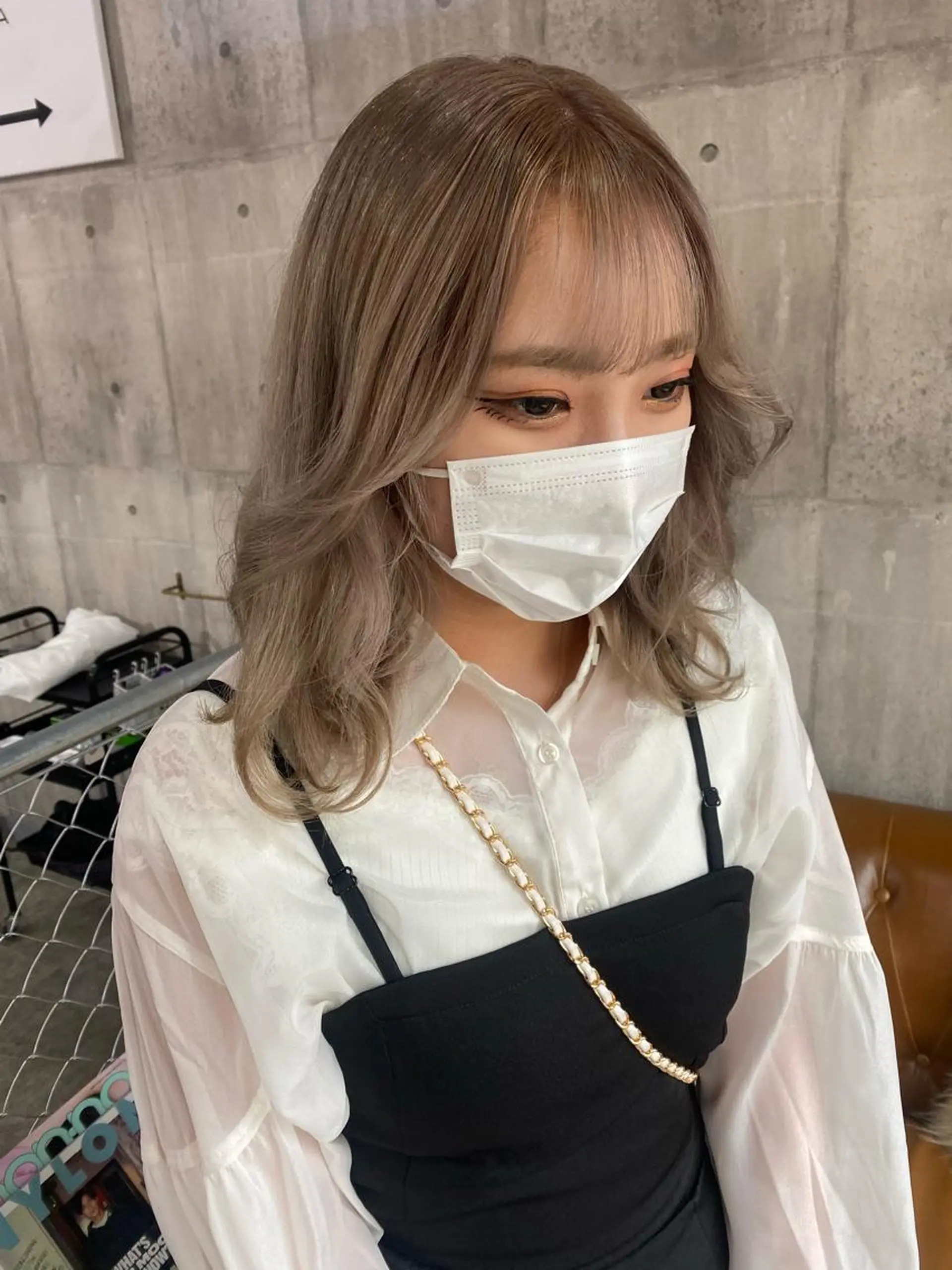 セミロング カラー ブリーチ グレージュ SHURI❤️🔥 中/韓mix ♡のヘアスタイル