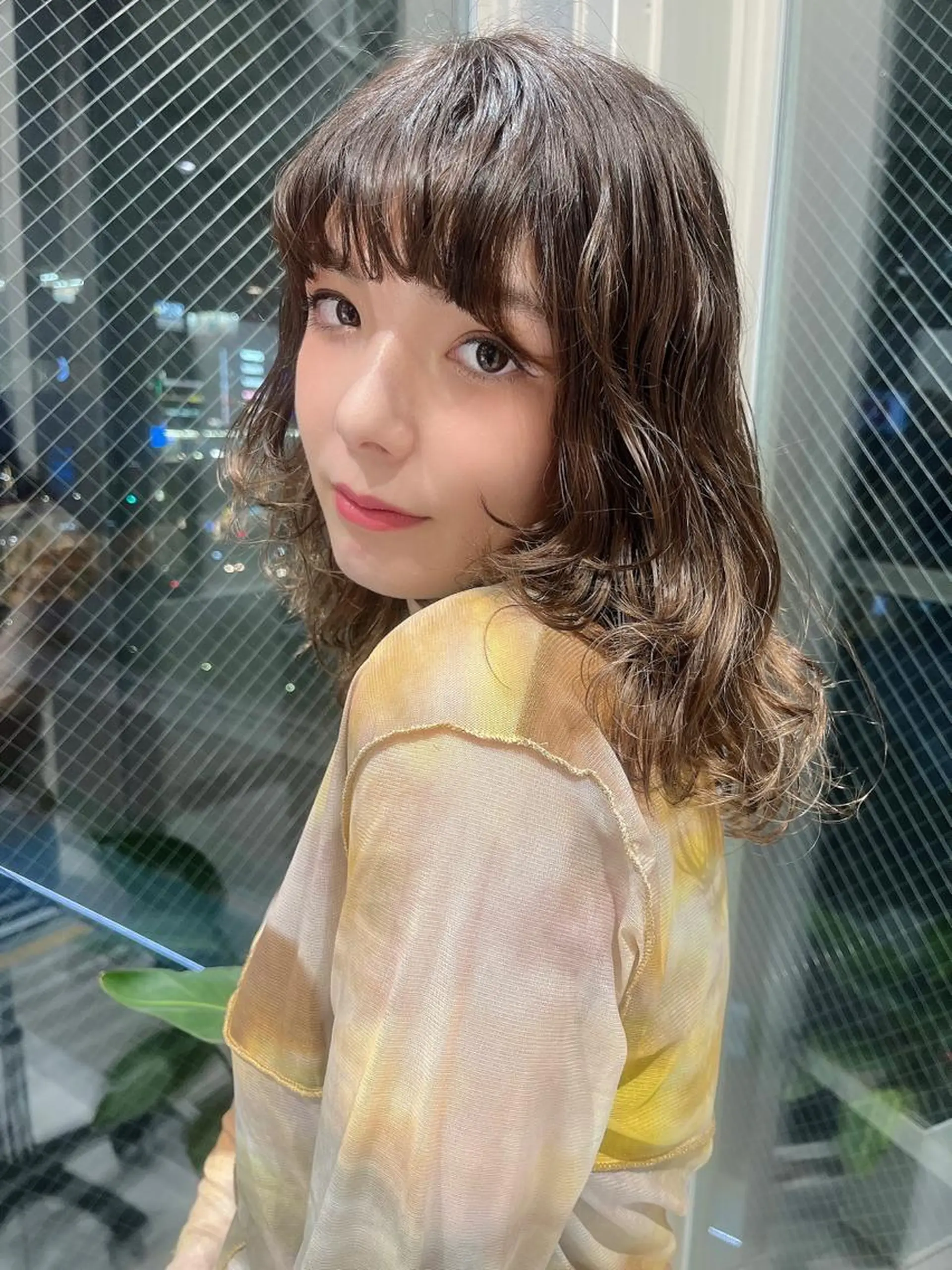 ミディアム ウルフカット ウルフカット／吉村 桃子のヘアスタイル