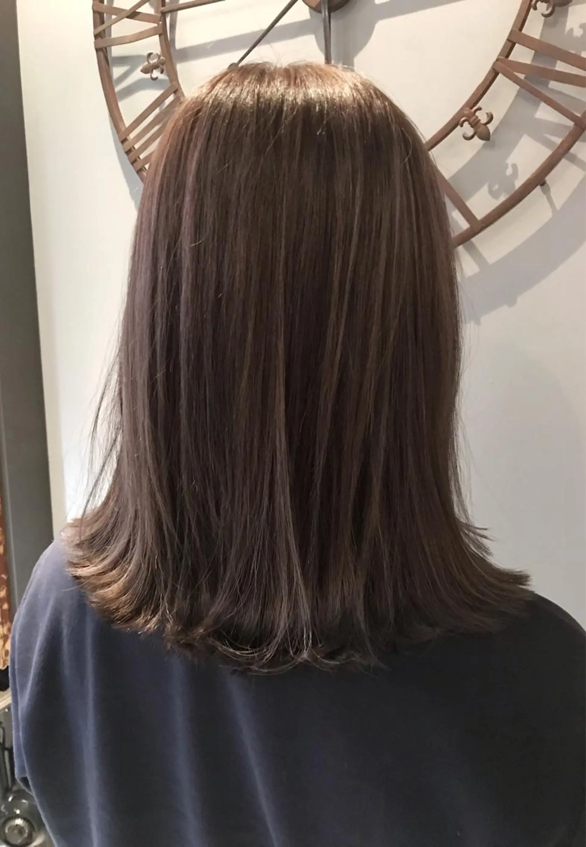 ミディアム カラー ヘアアレンジ アディクシーカラー ベージュカラー フォギーベージュ グレージュ オリーブベージュ newi 川崎店のヘアスタイル