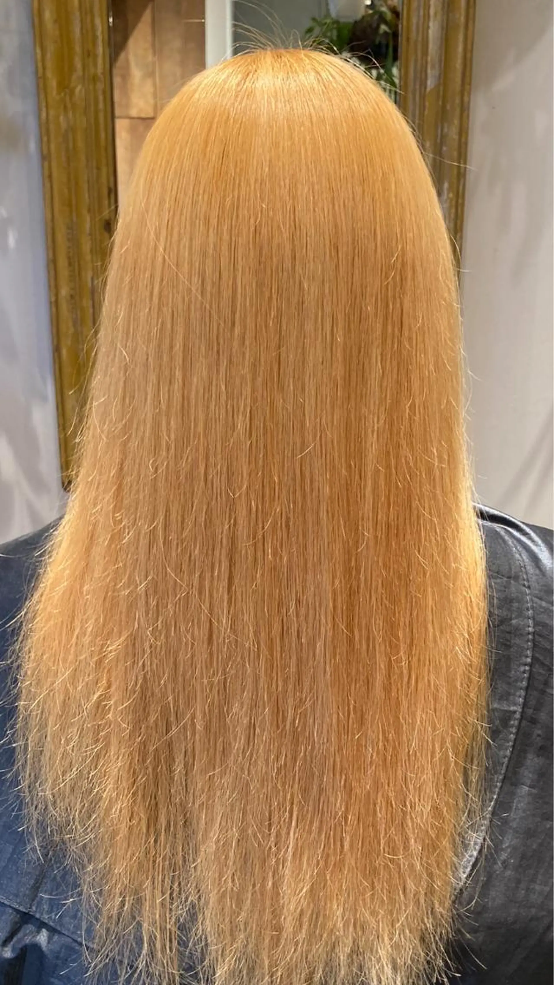 ロング カラー ブリーチ Lattan cositu所属・大方 いくみのヘアスタイル