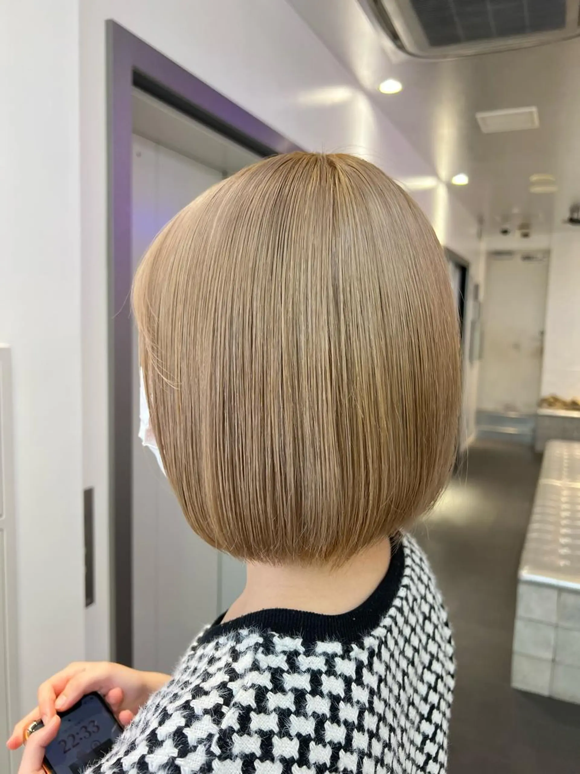 ミディアム カラー ベージュカラー ミルクティーベージュ 🌼動き×透明感🩵 ハイトーン/ナナのヘアスタイル