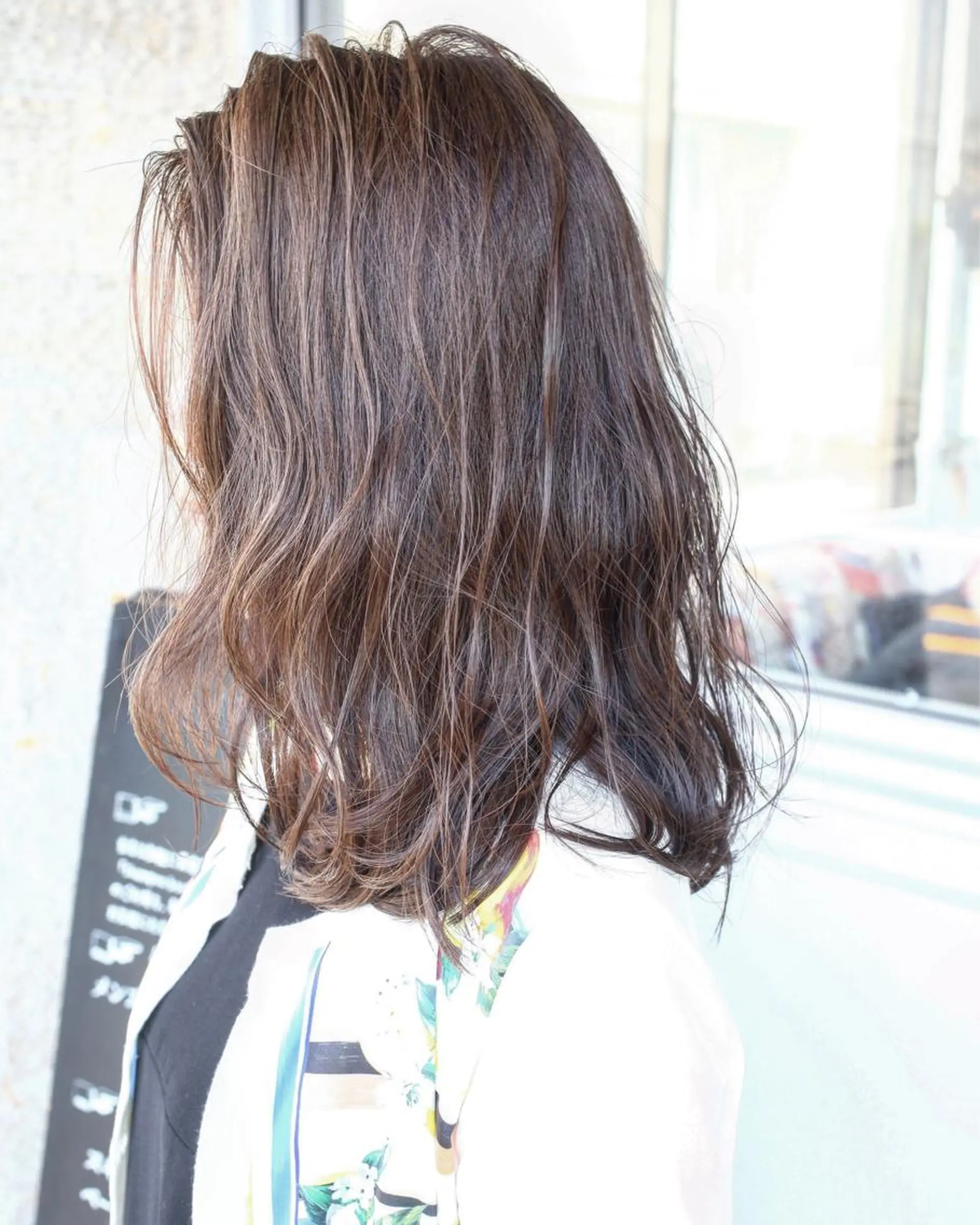 ミディアム カラー ヘアアレンジ アッシュ グラデーションカラー ハイライトカラー ハイライト Mariana/ 鶴原-ハイライトのヘアスタイル