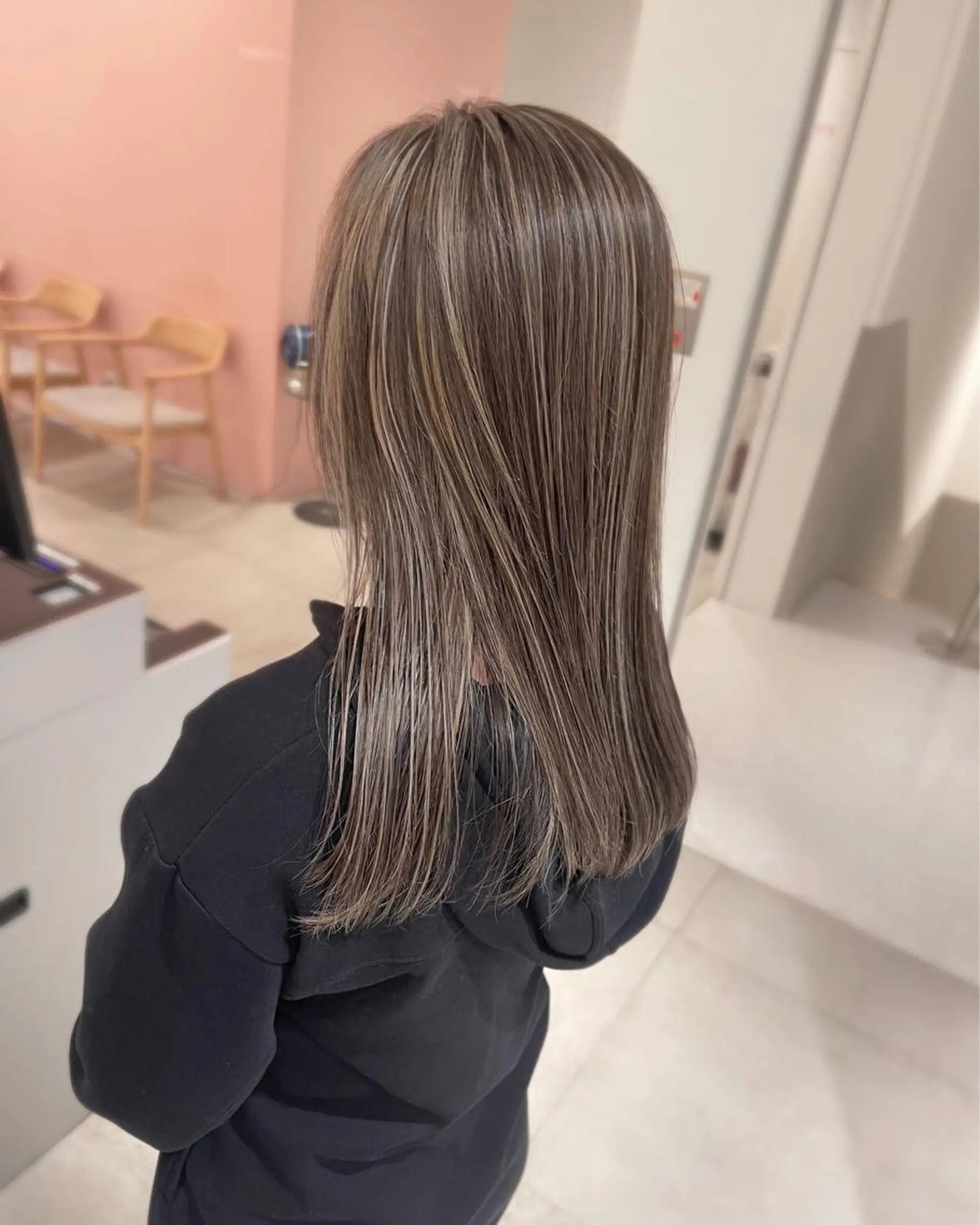 ロング カラー パーマ ヘアアレンジ ベージュカラー ブリーチ ケアブリーチ 透明感カラー ダブルカラー レイヤーカット/ボブ /縮毛矯正✨大輝のヘアスタイル