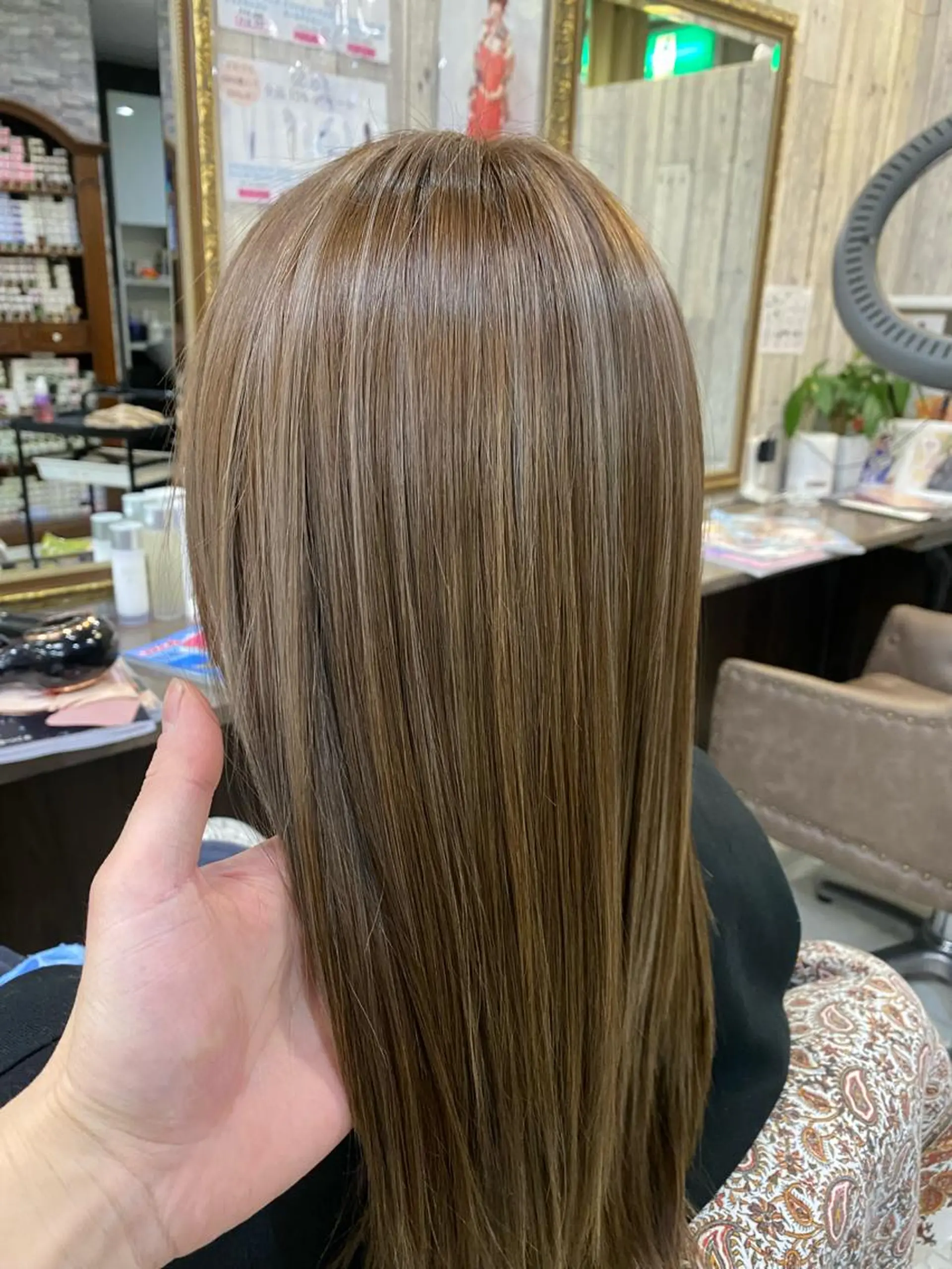 ミディアム ハイライト ヘアカラー 土屋朱理/ ハイトーンカラーのヘアスタイル