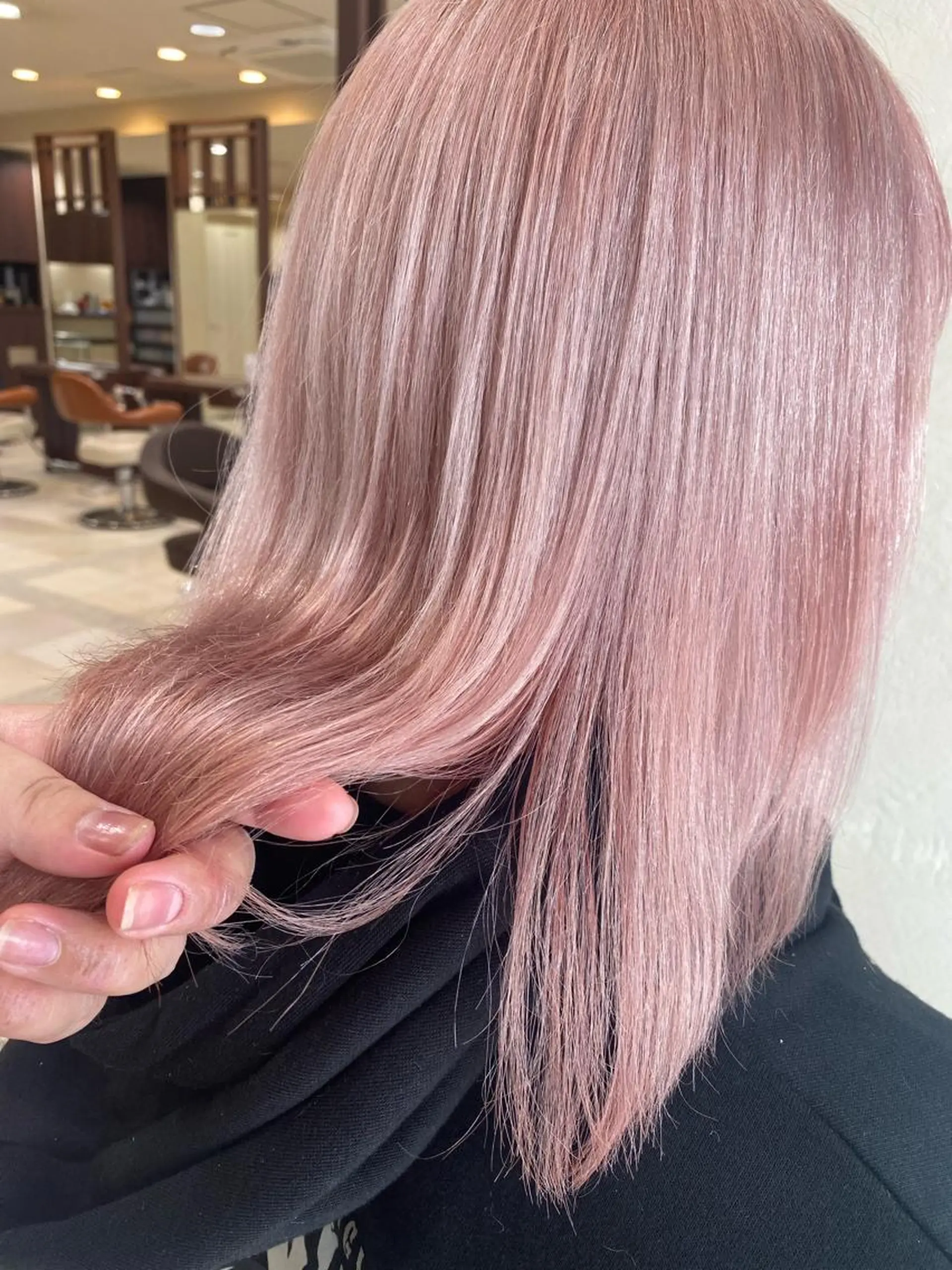 ミディアム 千葉ハイトーンカラー KASUMIのヘアスタイル