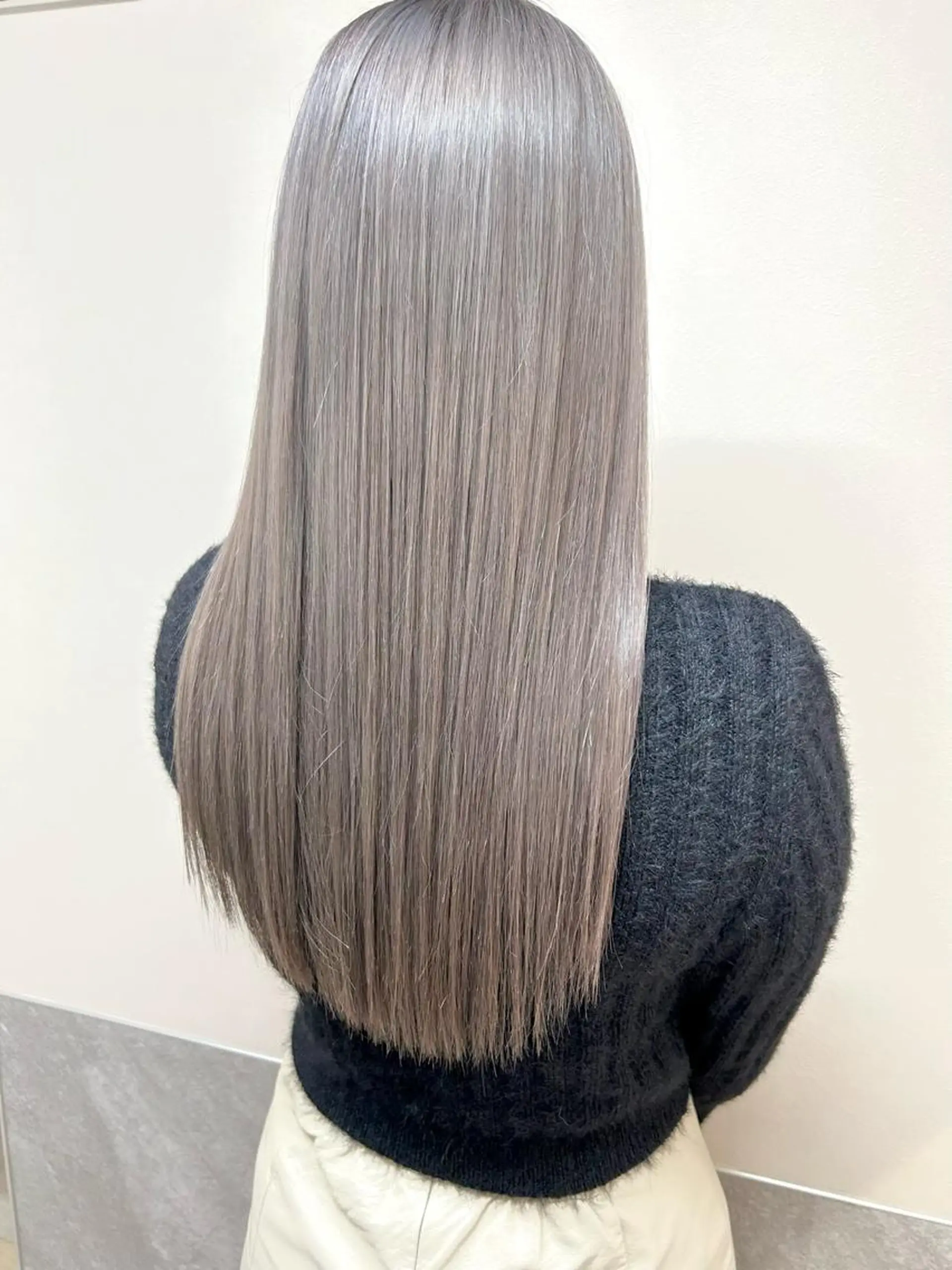 ロング カラー ブリーチ カット ヘアカラー トリートメント 西 めぐみのヘアスタイル