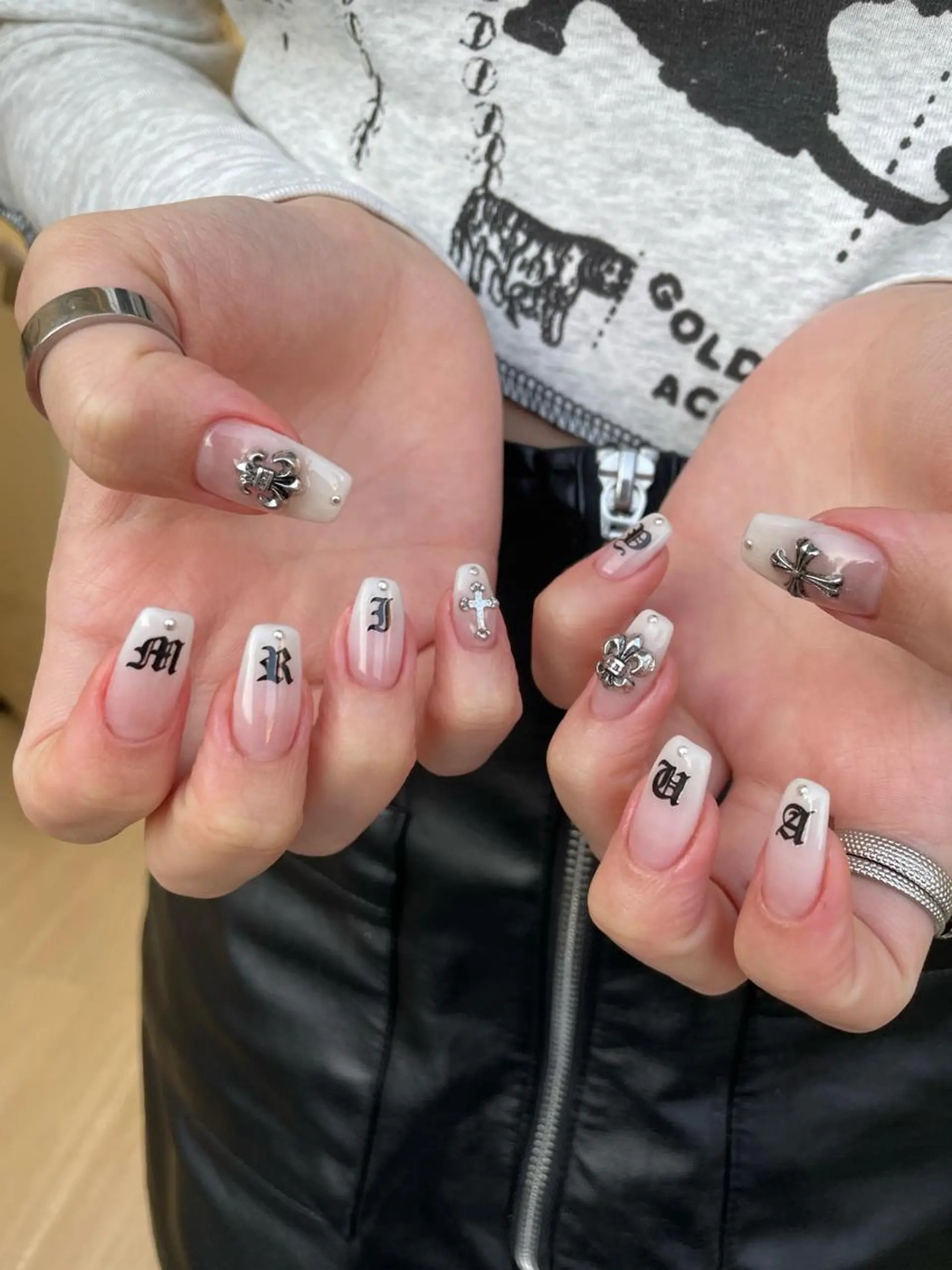 ネイル ハンドネイル Hisaka Mikiのネイルデザイン