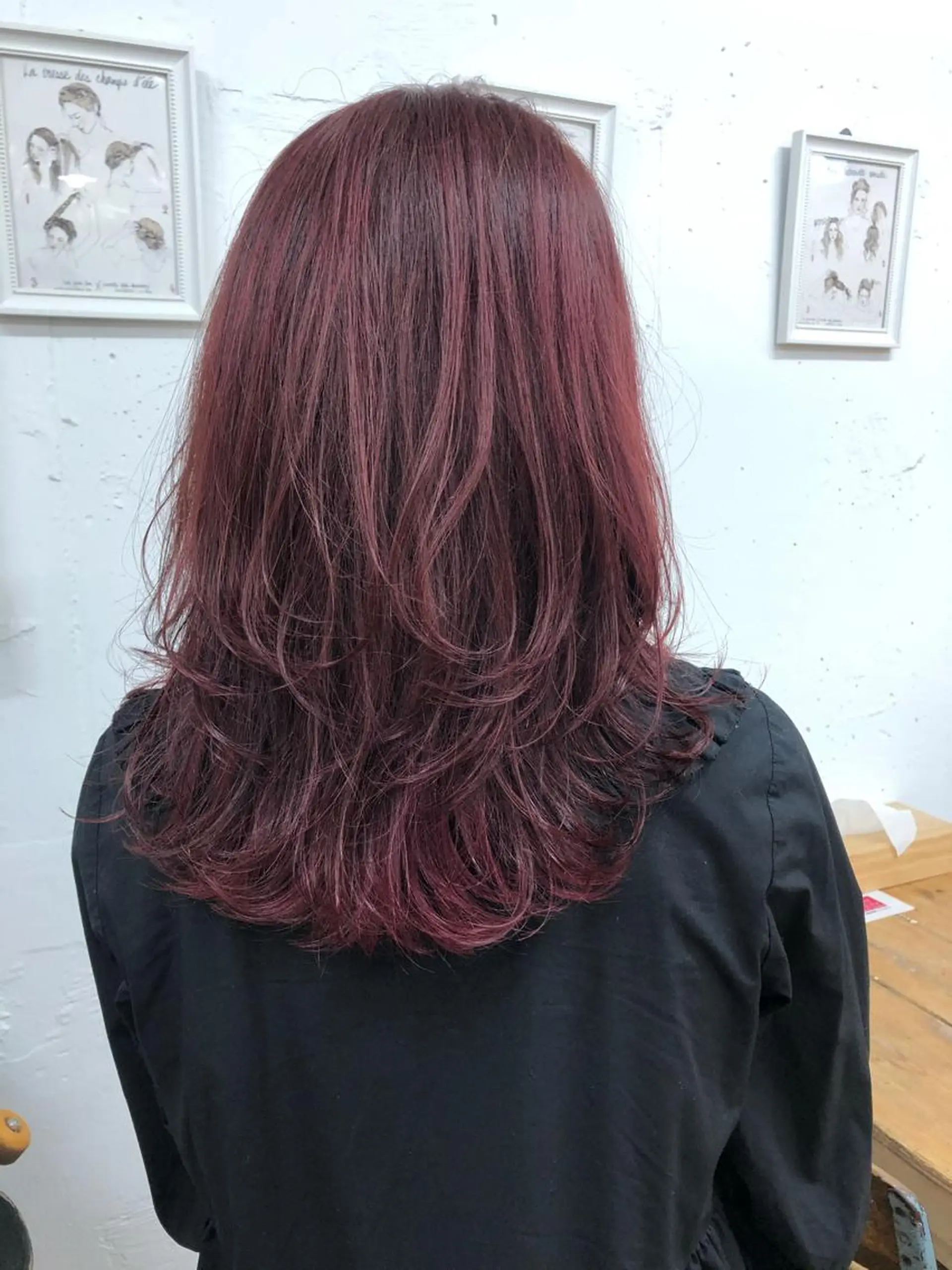 ミディアム カラー ハイライトカラー ピンクカラー バイオレットカラー バイオレットピンク ハイライト 山口 悟のヘアスタイル