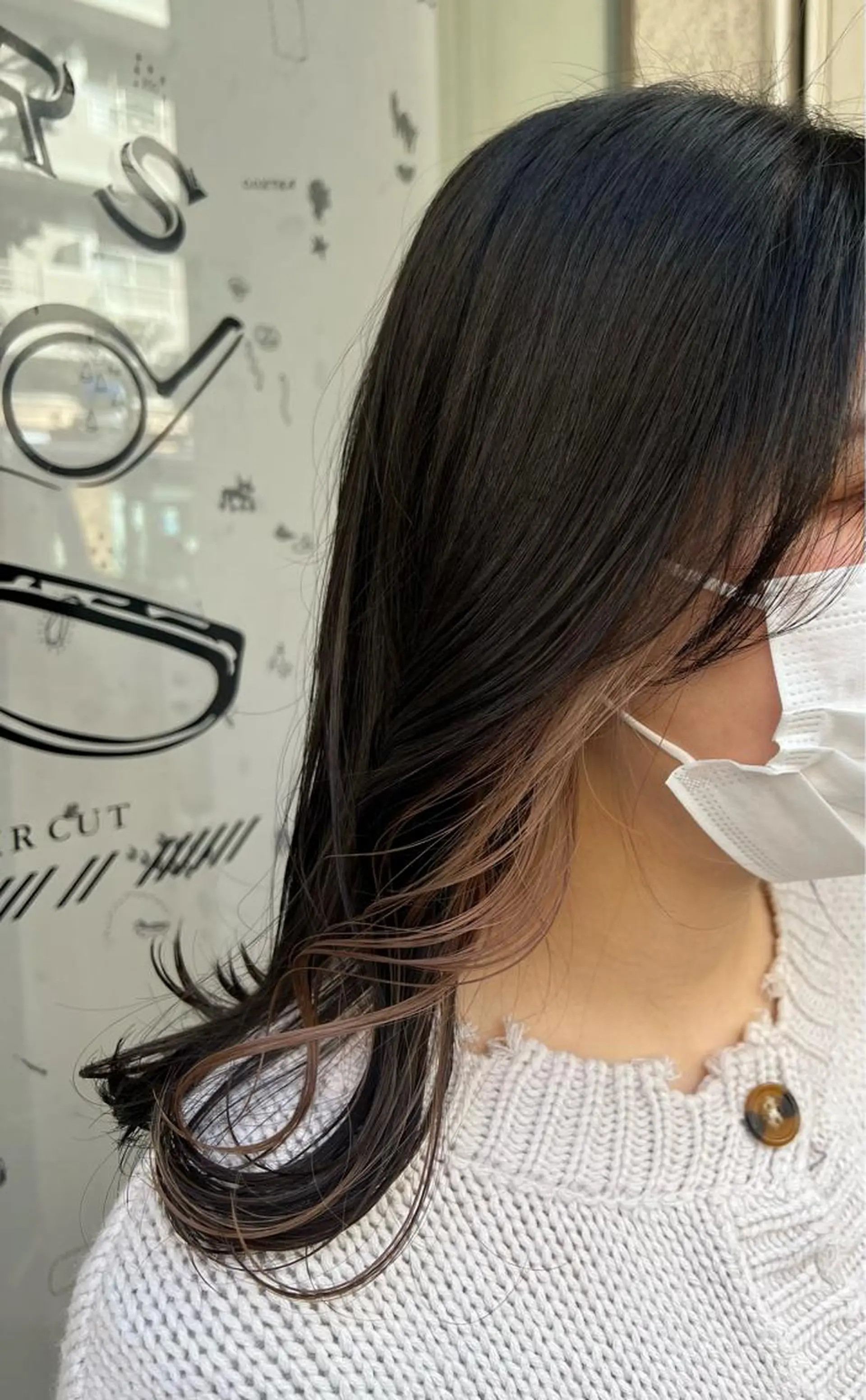 セミロング カラー haru .のヘアスタイル