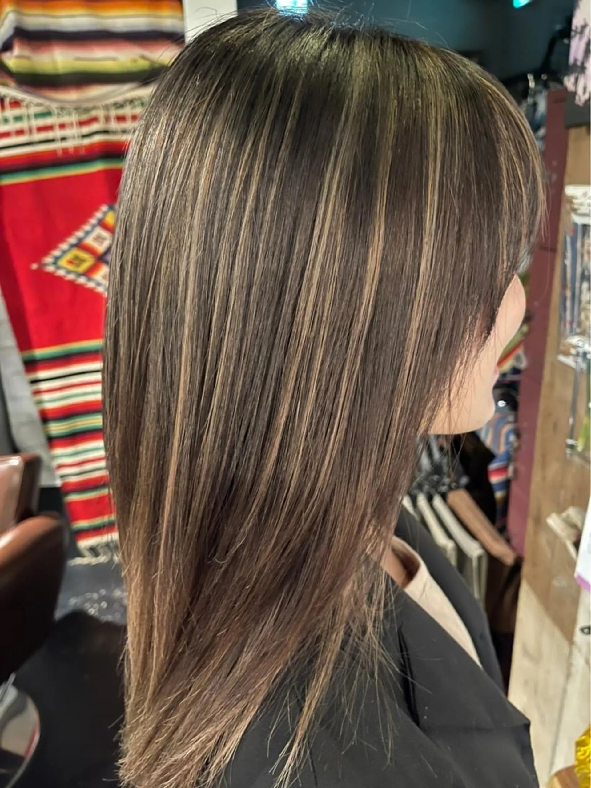 ミディアム ハイライト ヘアカラー アフィロス所属・五十嵐 舞のヘアスタイル