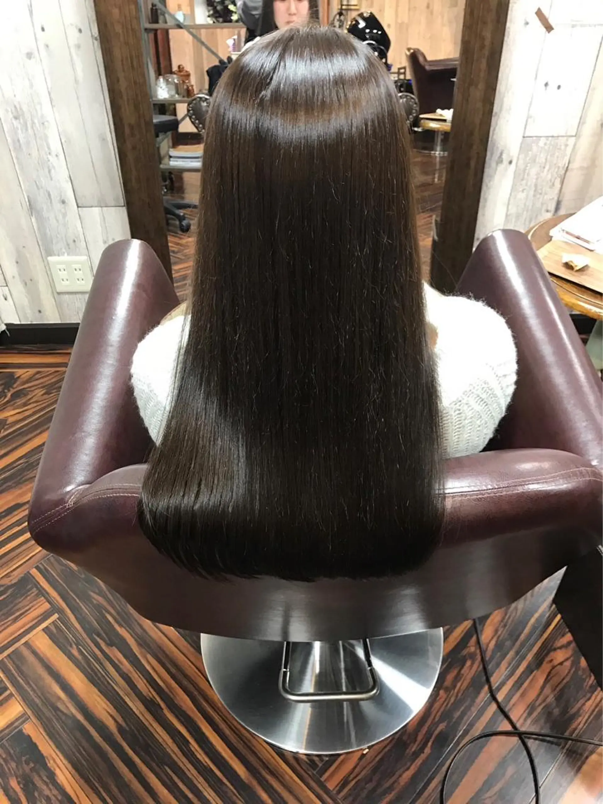 ロング カット 庭山 理沙のヘアスタイル