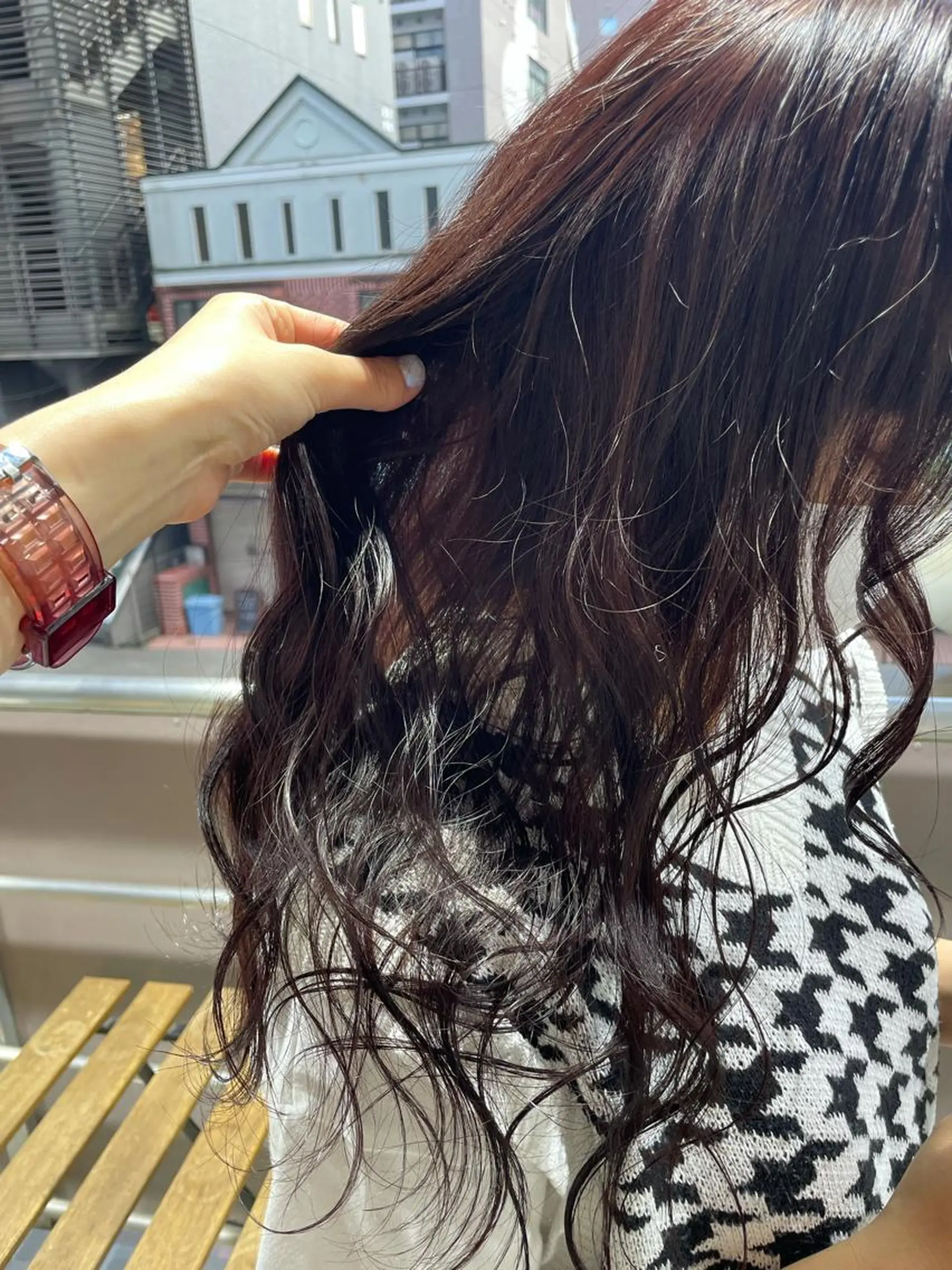 ロング カラー ブラウンカラー ピンクカラー ピンクブラウン aya/小顔レイヤー /柔らかカラーのヘアスタイル