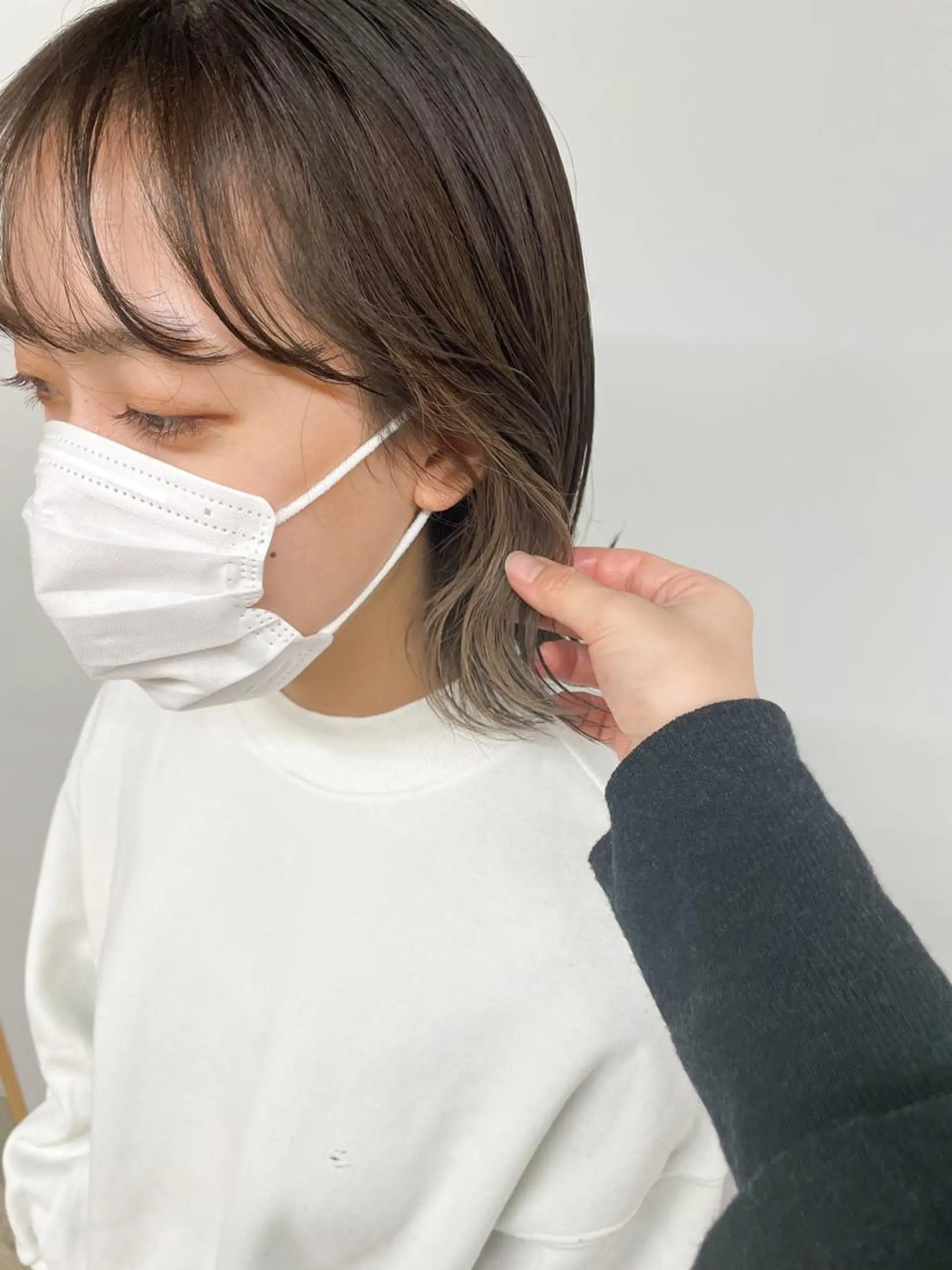 ミディアム Koto🌿 ブリーチなしカラーのヘアスタイル