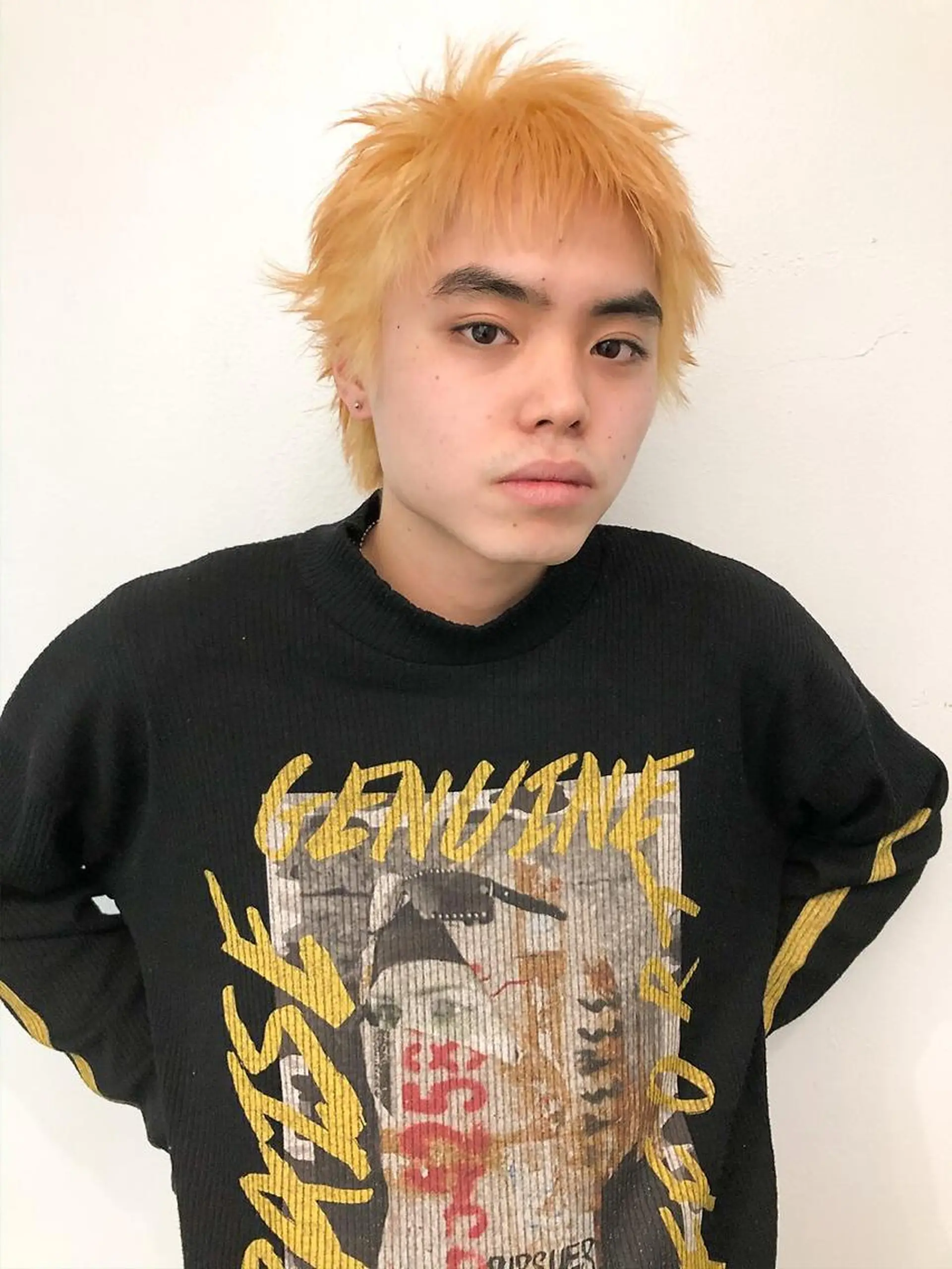 ショート カラー パーマ ヘアアレンジ メンズ メンズバレイヤージュ メンズブリーチ センターパート フェードカット メンズハイライト スパイラルパーマ 🌐hina⭐️のヘアスタイル