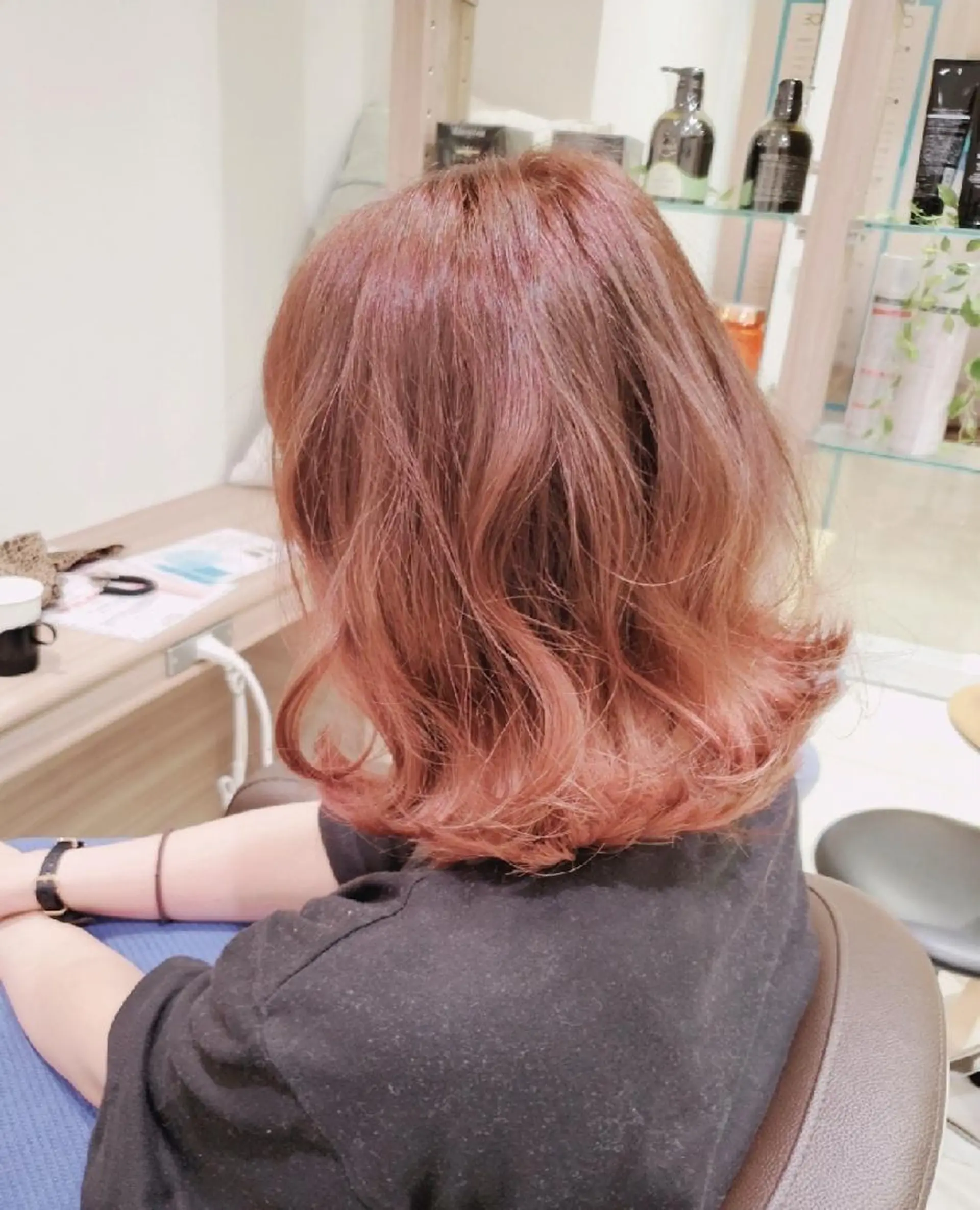 ミディアム カラー ブリーチ グラデーションカラー ピンクカラー 髪質改善 中村 和貴のヘアスタイル