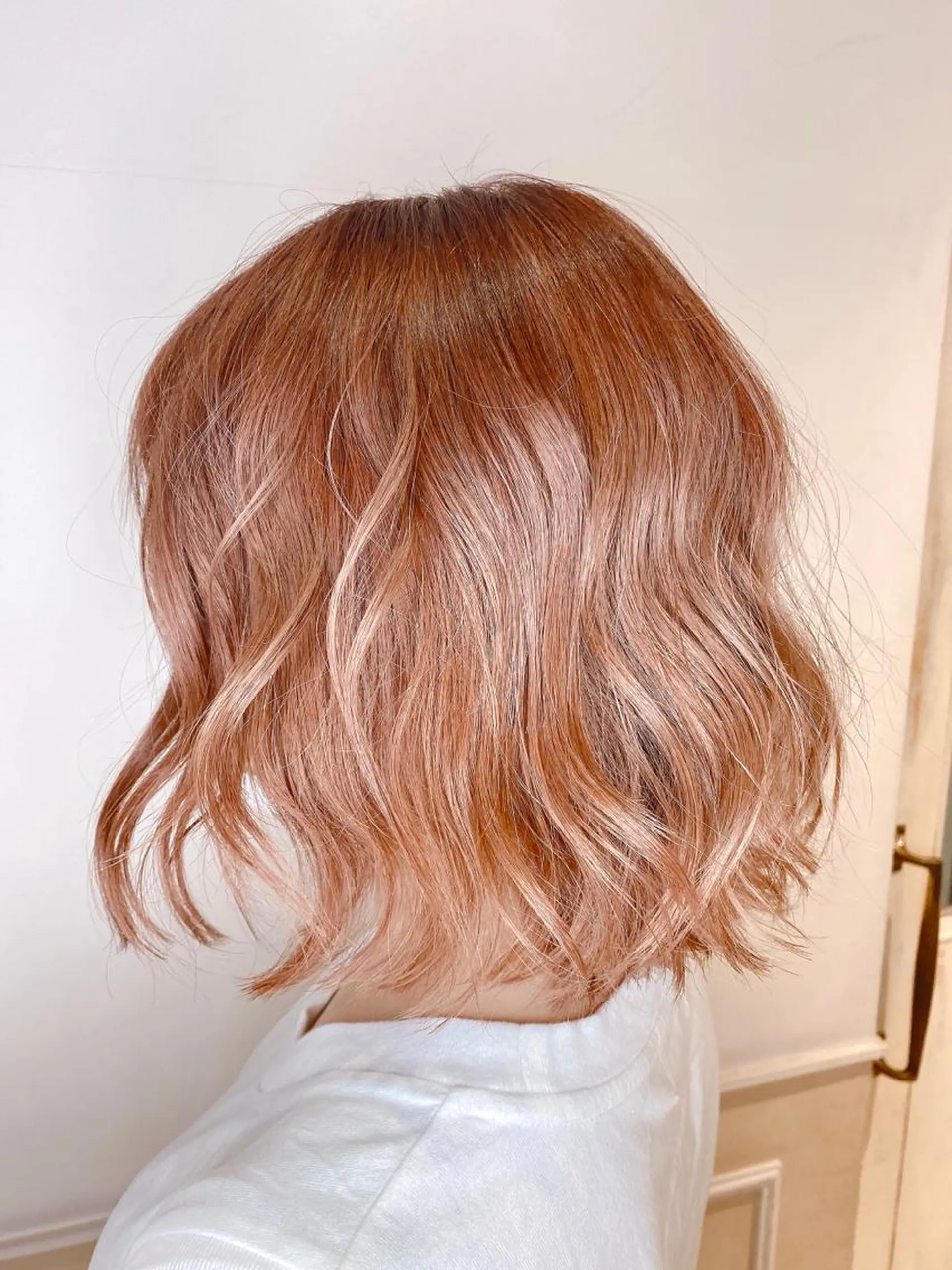 ショート カラー ベージュカラー ブリーチ ピンクカラー ピンクベージュ カット ヘアカラー トリートメント 髪質改善×矯正🫧 韓国ヘアasamiのヘアスタイル