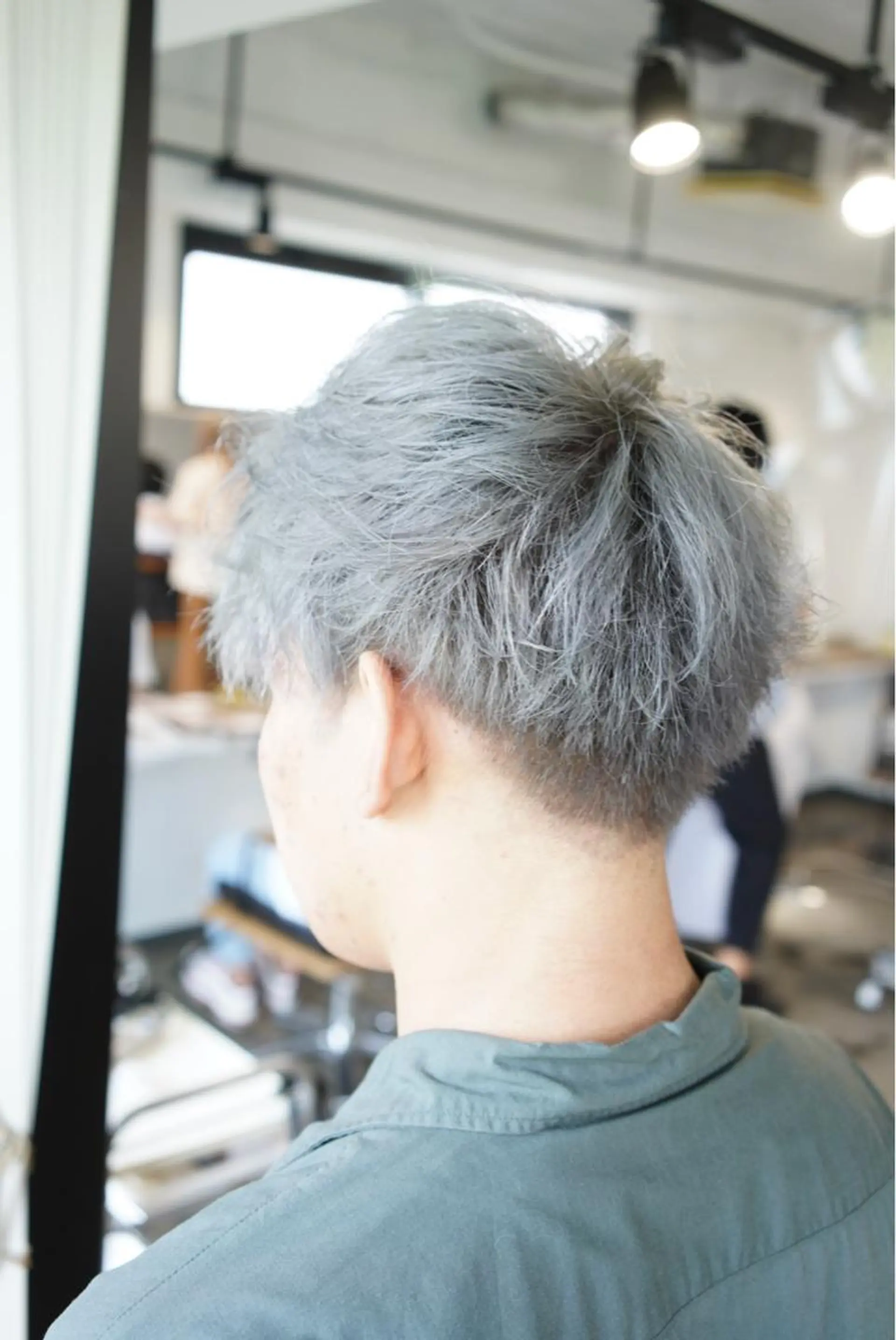 ショート カラー ヘアカラー トリートメント ハイトーン/レイヤー /ケアブリーチ石川治のヘアスタイル