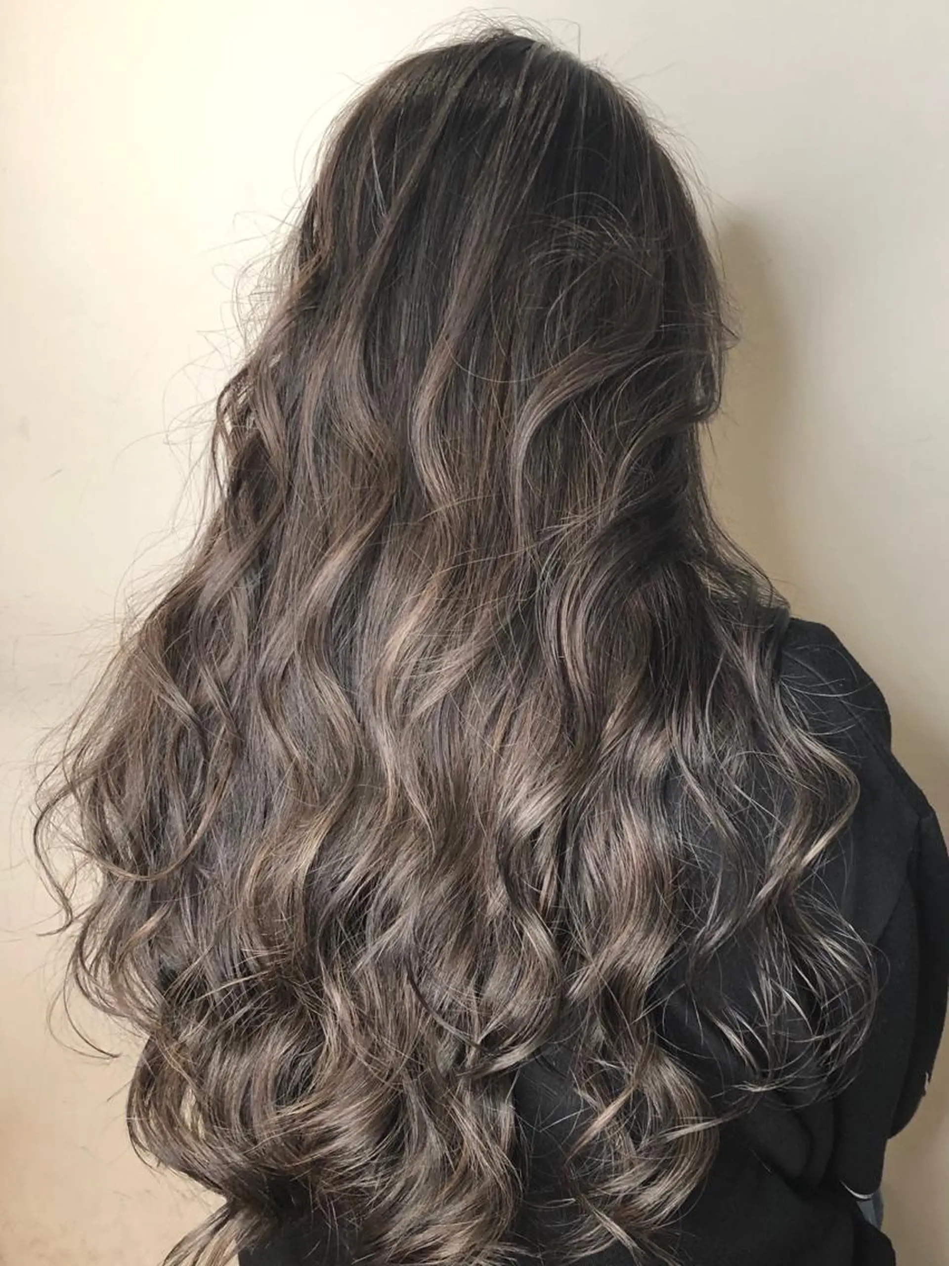 ロング カラー アディクシーカラー ブリーチ ハイライトカラー イルミナカラー ハイライト カット ヘアカラー トリートメント LIZE nex the salon 渋谷【ライズ ネックス ザ サロン】所属・大人レイヤー/海外 /韓国/濱口のヘアスタイル