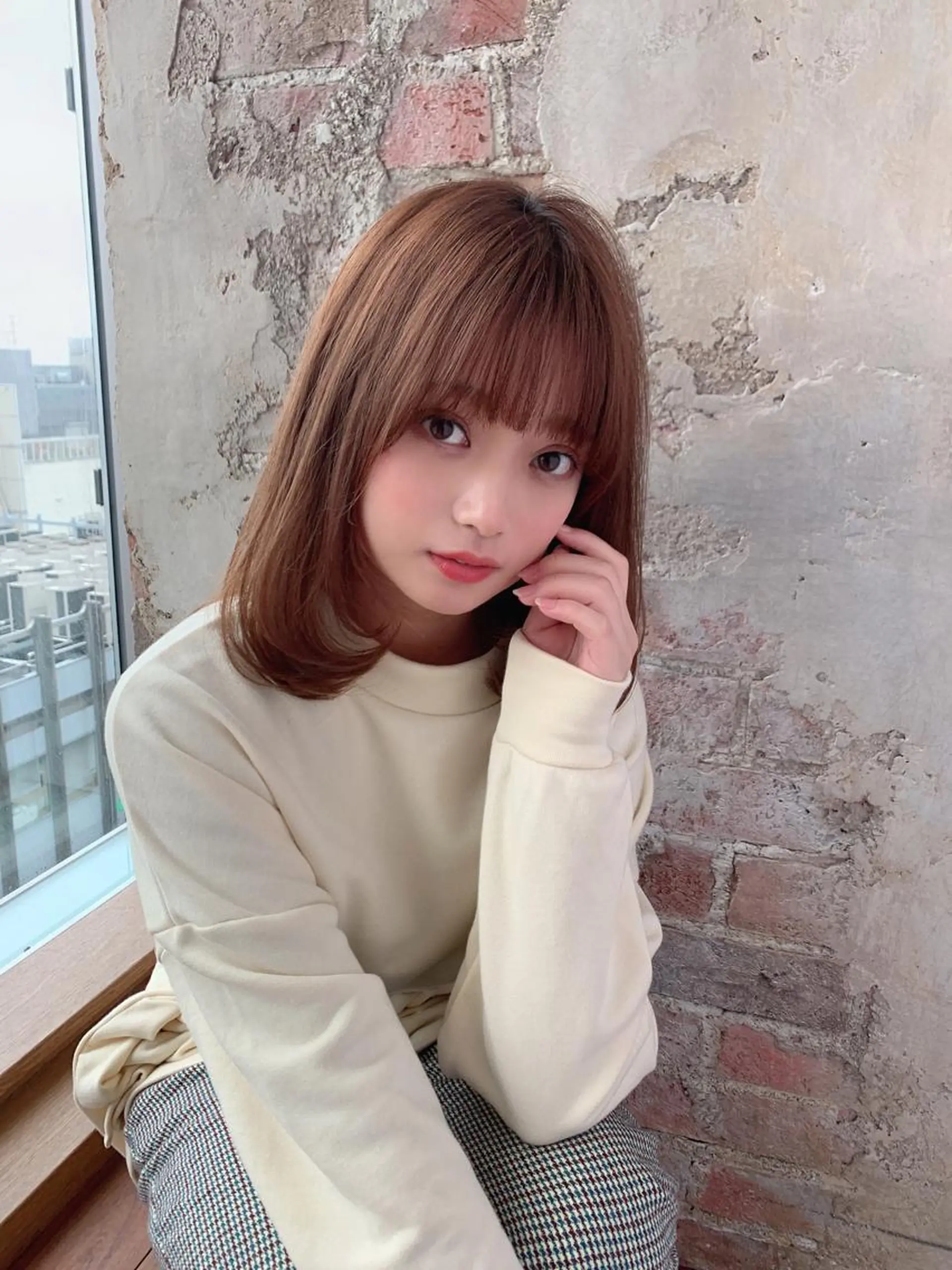 ミディアム カラー ブリーチ ケアブリーチ ダブルカラー イヤリングカラー ハイライトカラー カット ヘアカラー トリートメント 新宿✨顔周りカット 韓国ヘア/坂本亜裟海のヘアスタイル