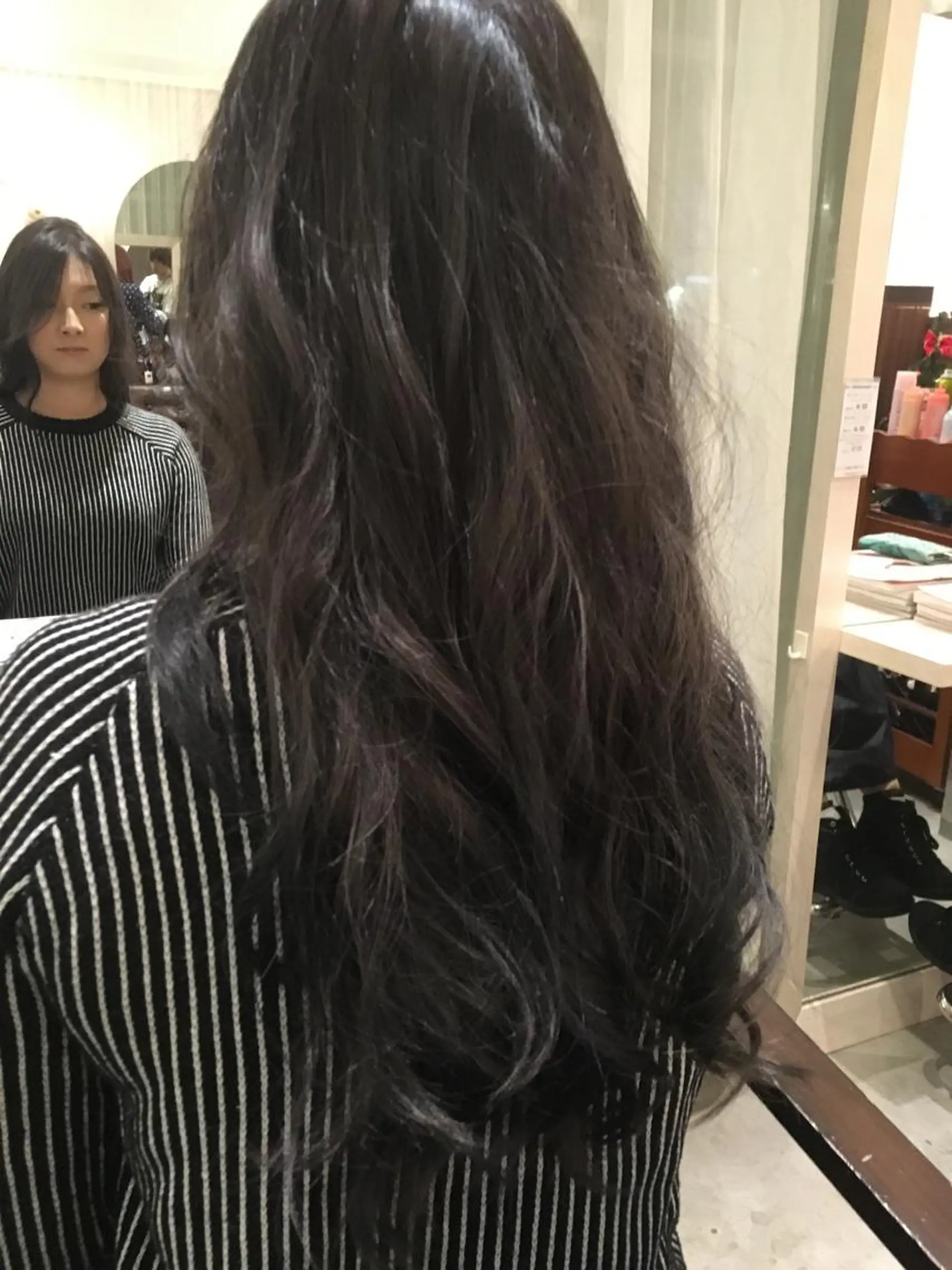 ロング カラー グレージュ ハイライトカラー シルバー シルバーグレージュ ハイライト お気に入り数2.2万 🏆SHO🏆のヘアスタイル