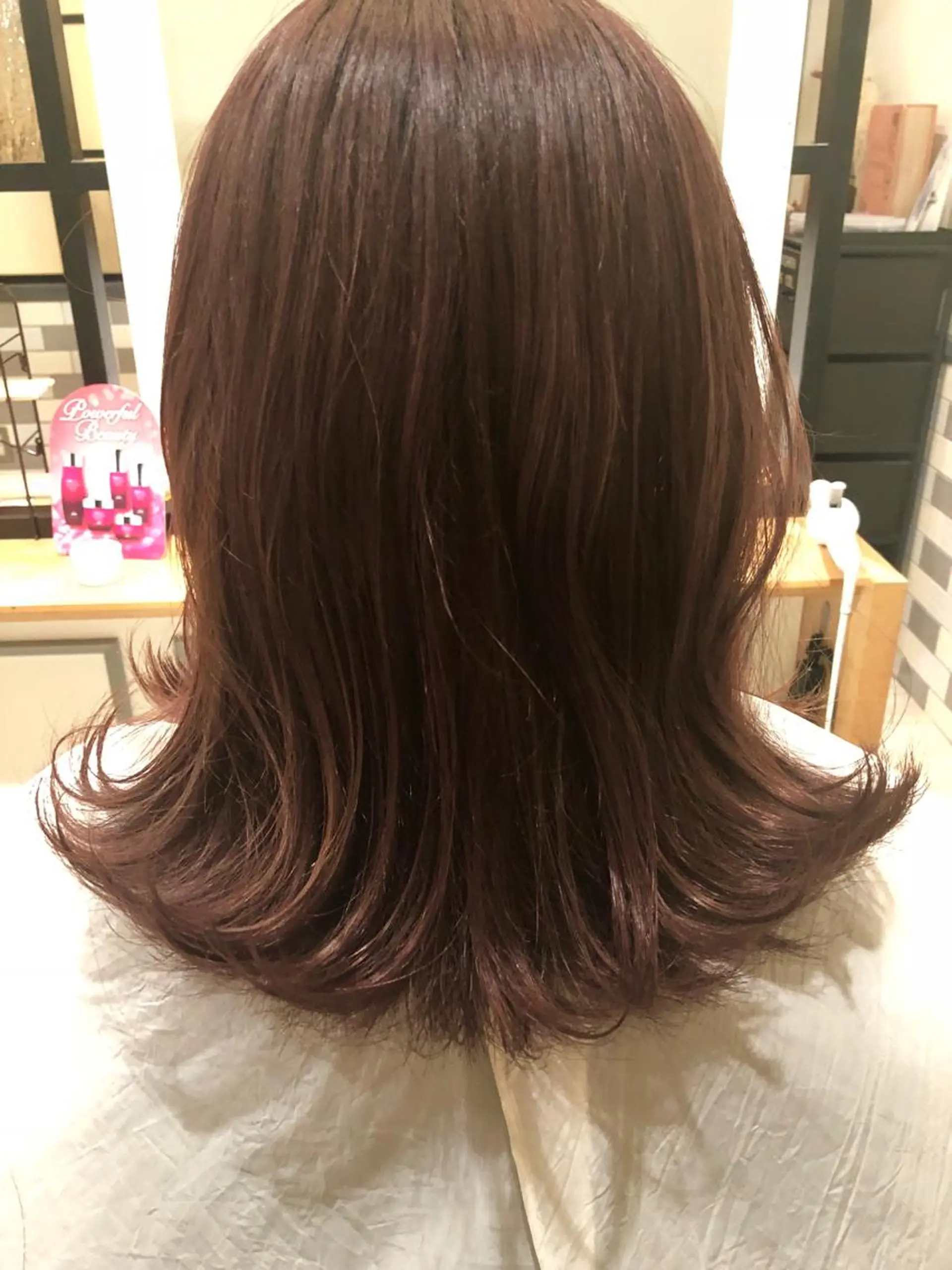 セミロング カラー ブリーチ ピンクカラー ✳︎SERA✳︎ 平日のみご案内のマツエク・マツパデザイン