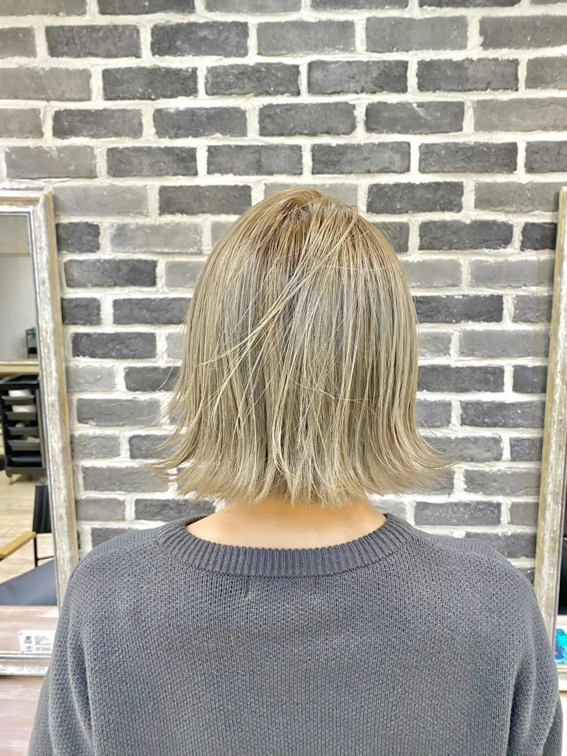 ショート カラー 林 美佑のヘアスタイル