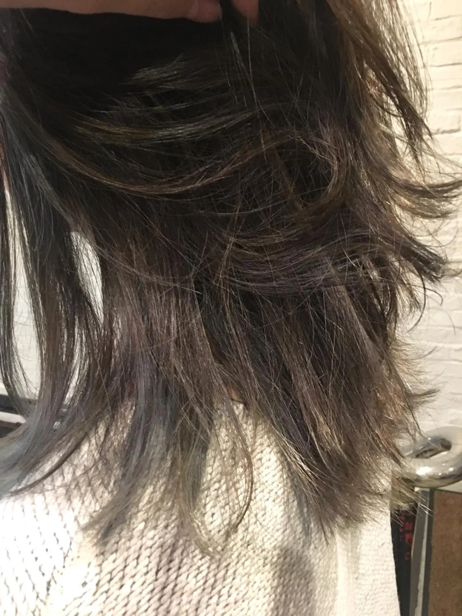 ミディアム カラー 吉川 愛美李のヘアスタイル