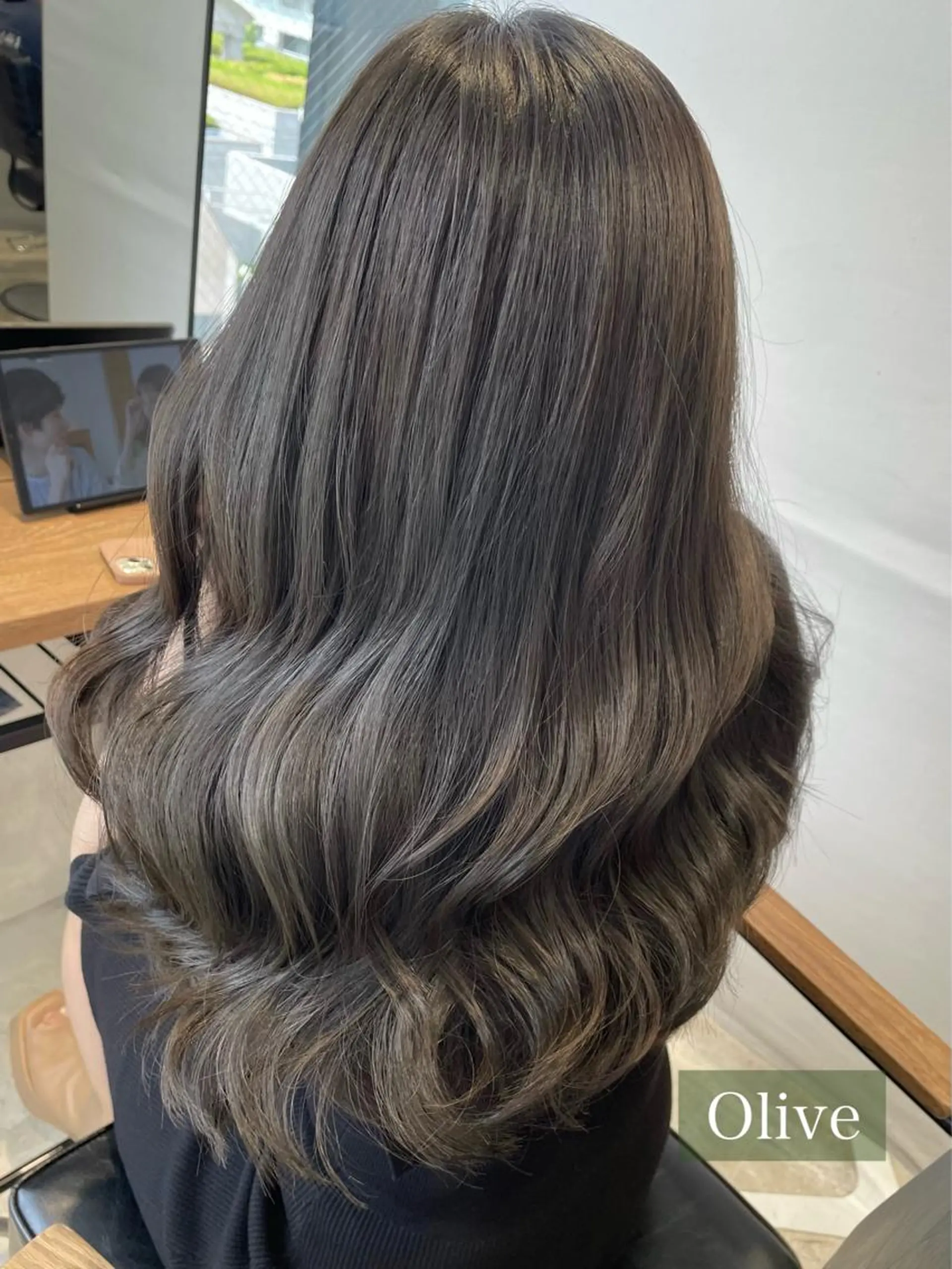 セミロング カラー オリーブカラー ボブ くびれヘア 顔まわりレイヤー 韓国風ヘア カット ヘアカラー トリートメント 卒業式受付中🌻 肥田亜沙美のその他イメージ
