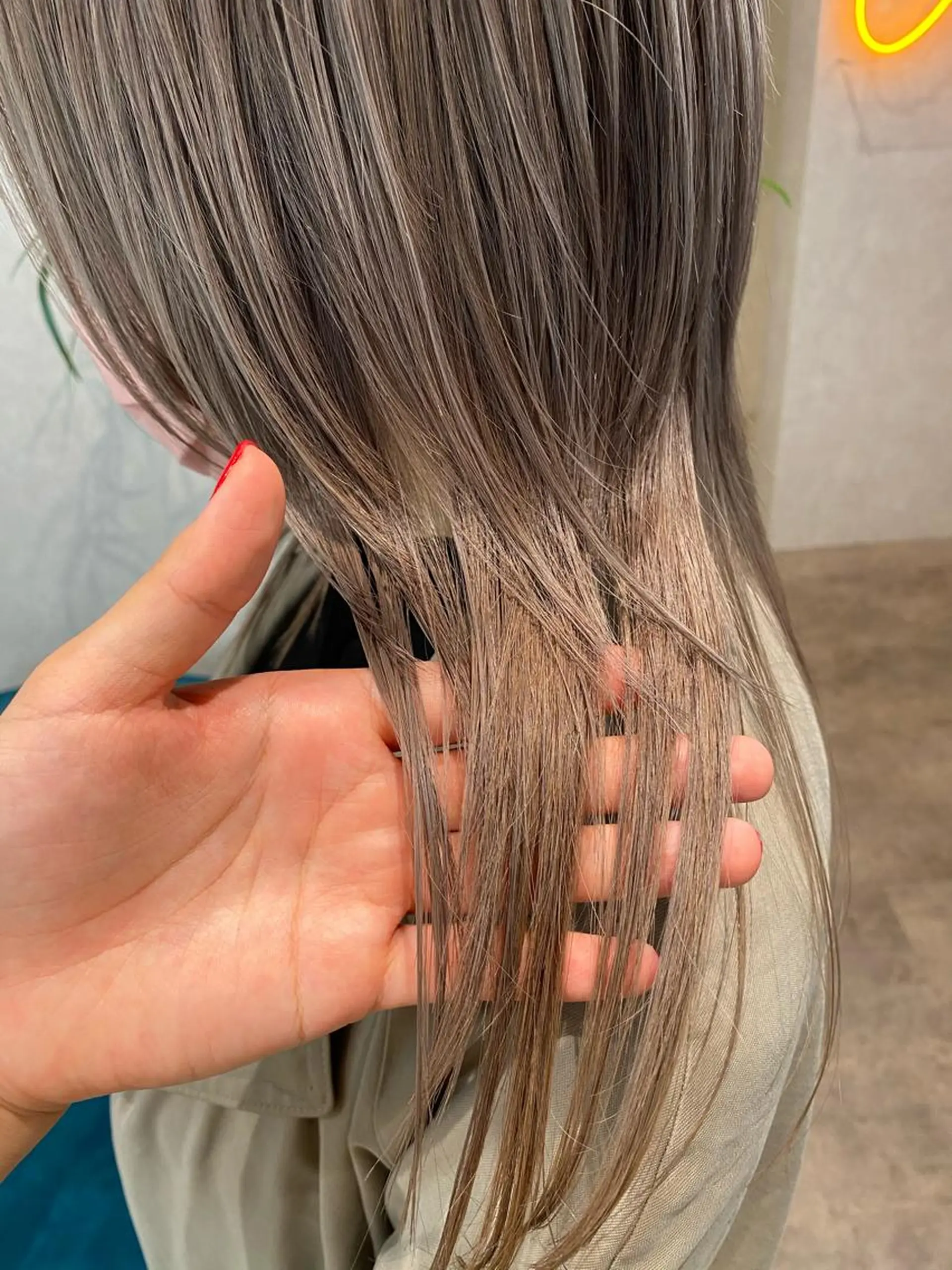 セミロング カラー ヘアアレンジ XENA表参道 MIKUのヘアスタイル