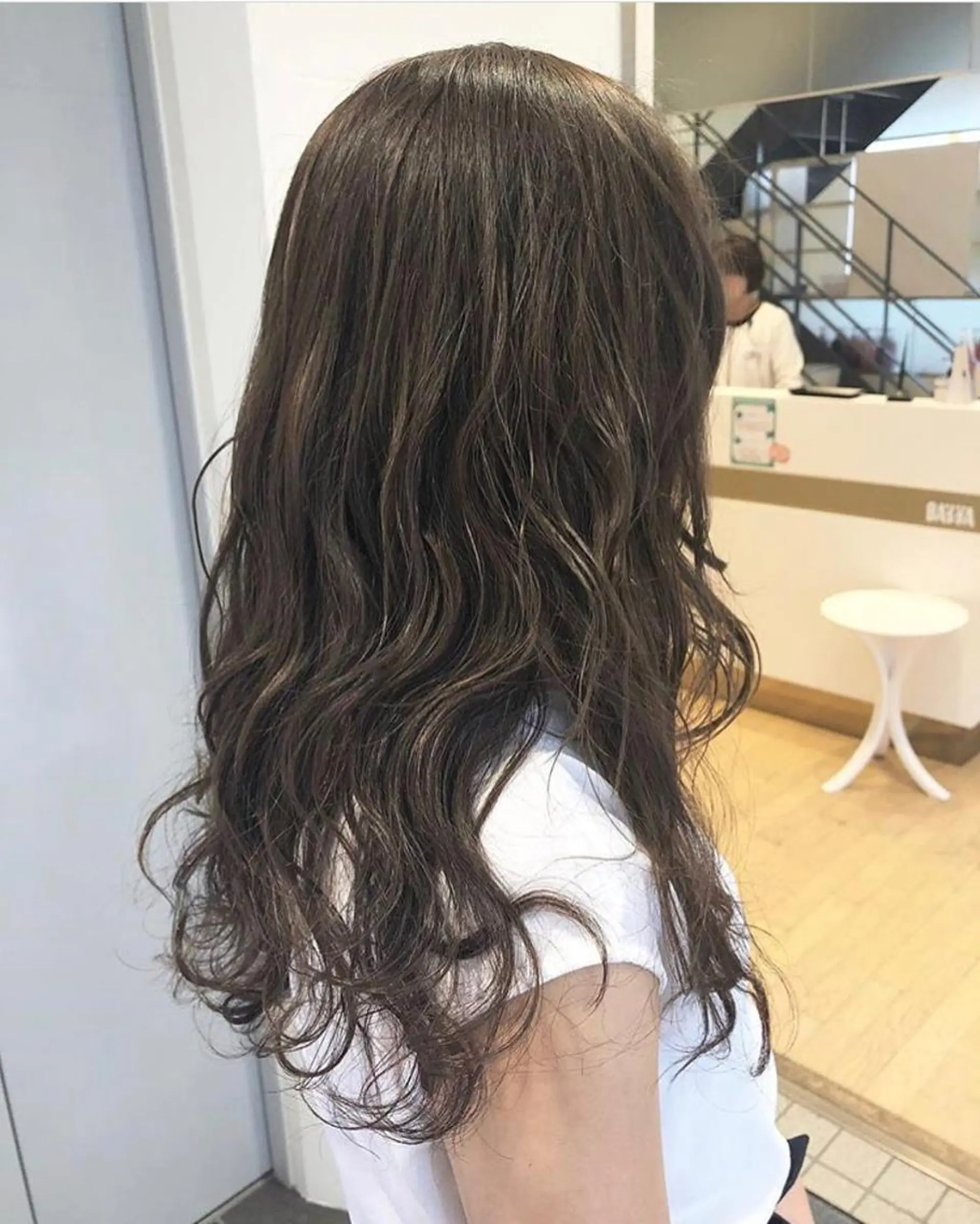 ロング カラー アッシュ ベージュカラー sano sayakaのヘアスタイル