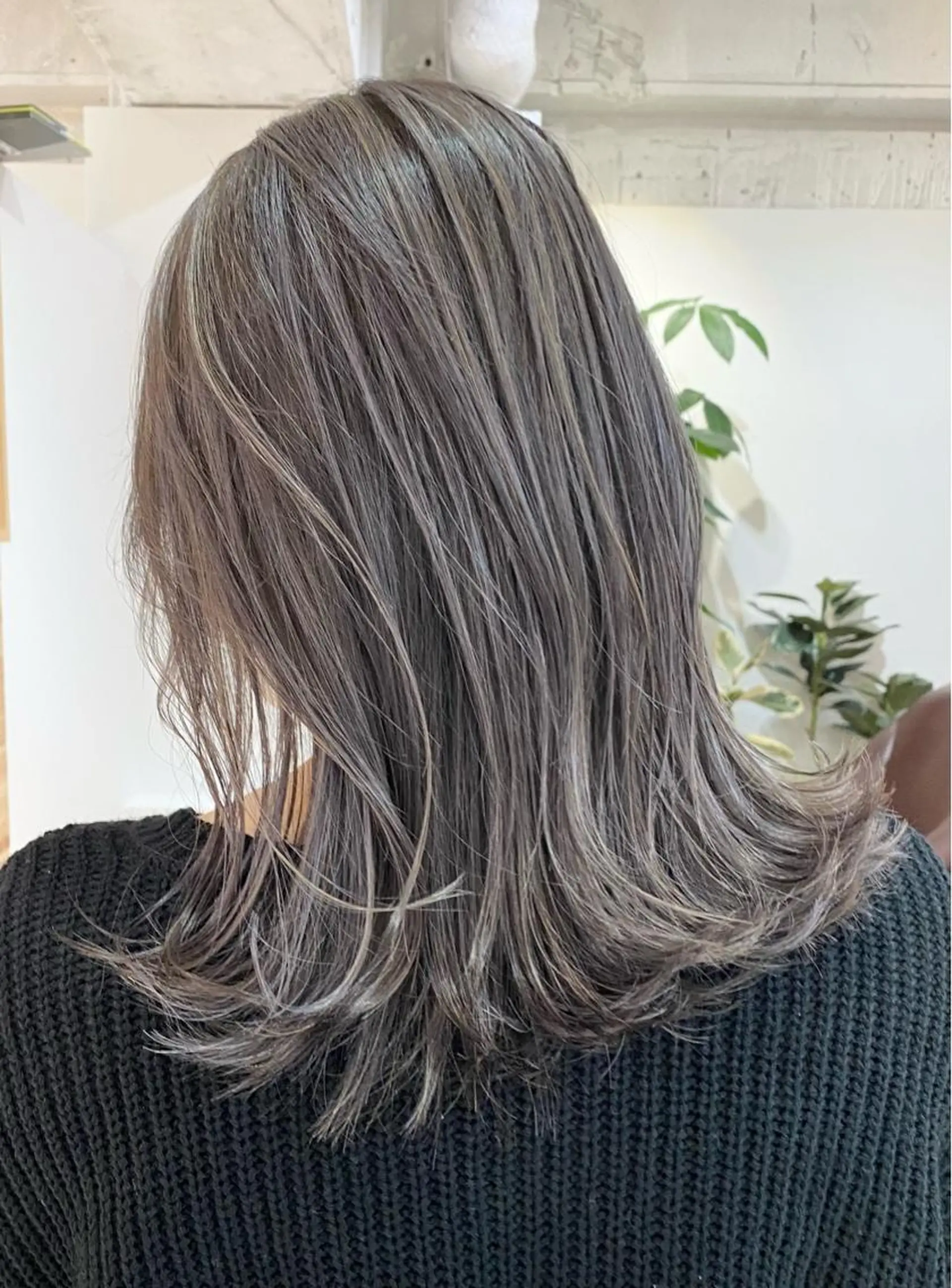 セミロング カラー アディクシーカラー ブリーチ ケアブリーチ ハイライトカラー ハイライト 木下大地 HAIR  Oneのヘアスタイル