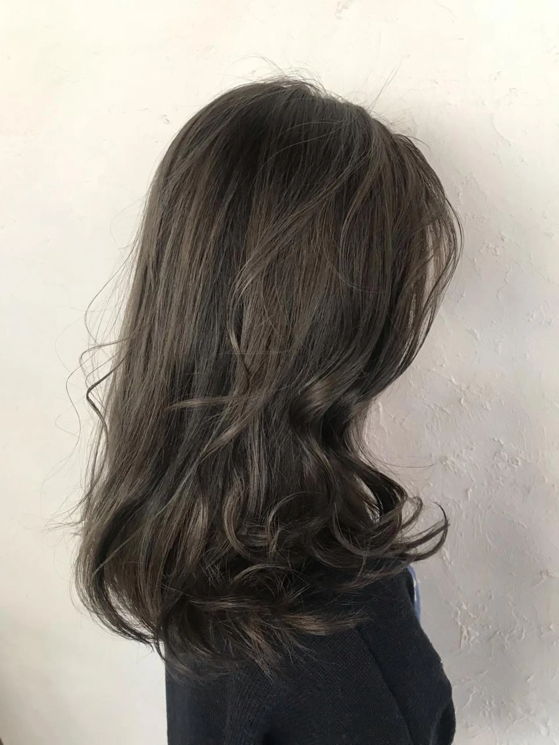 カラー グレージュ 伊藤 優希のヘアスタイル