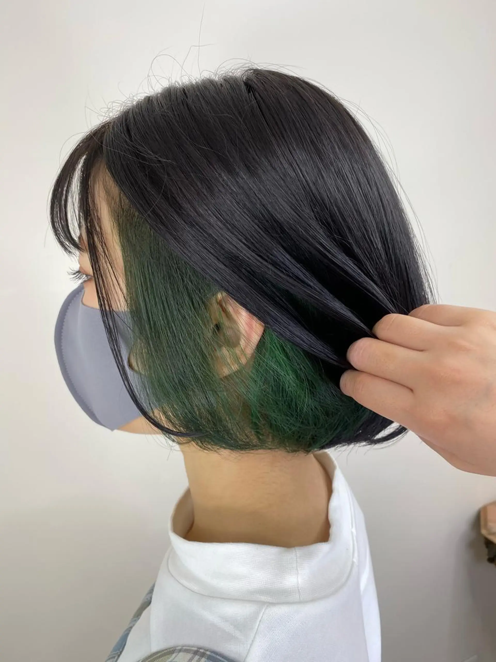 ミディアム カラー 三好 美里のヘアスタイル