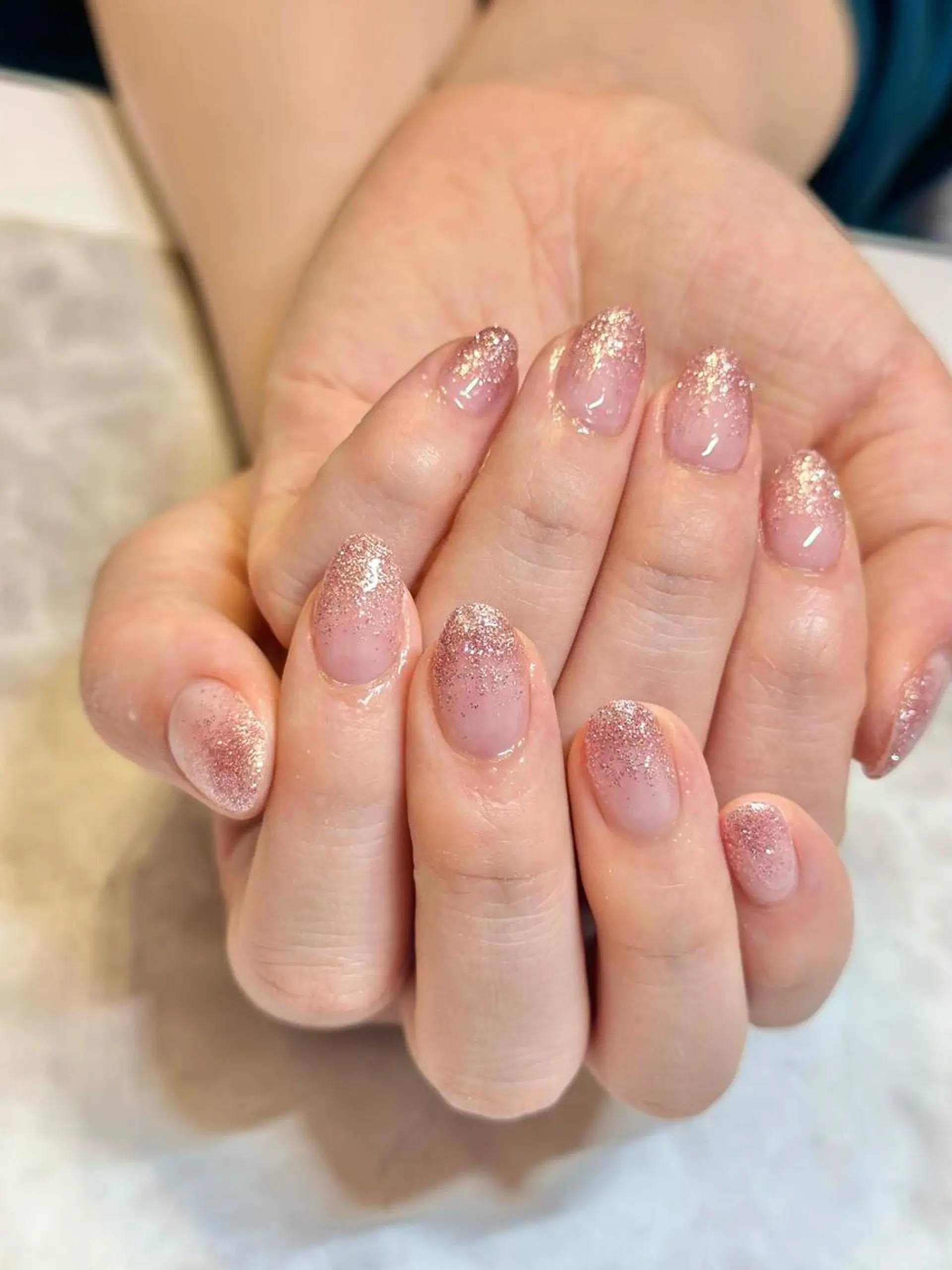 ネイル グラデーション ラメ(グリッター) ラメグラデーション ピンク シルバー Nailsalon yuuchiのネイルデザイン