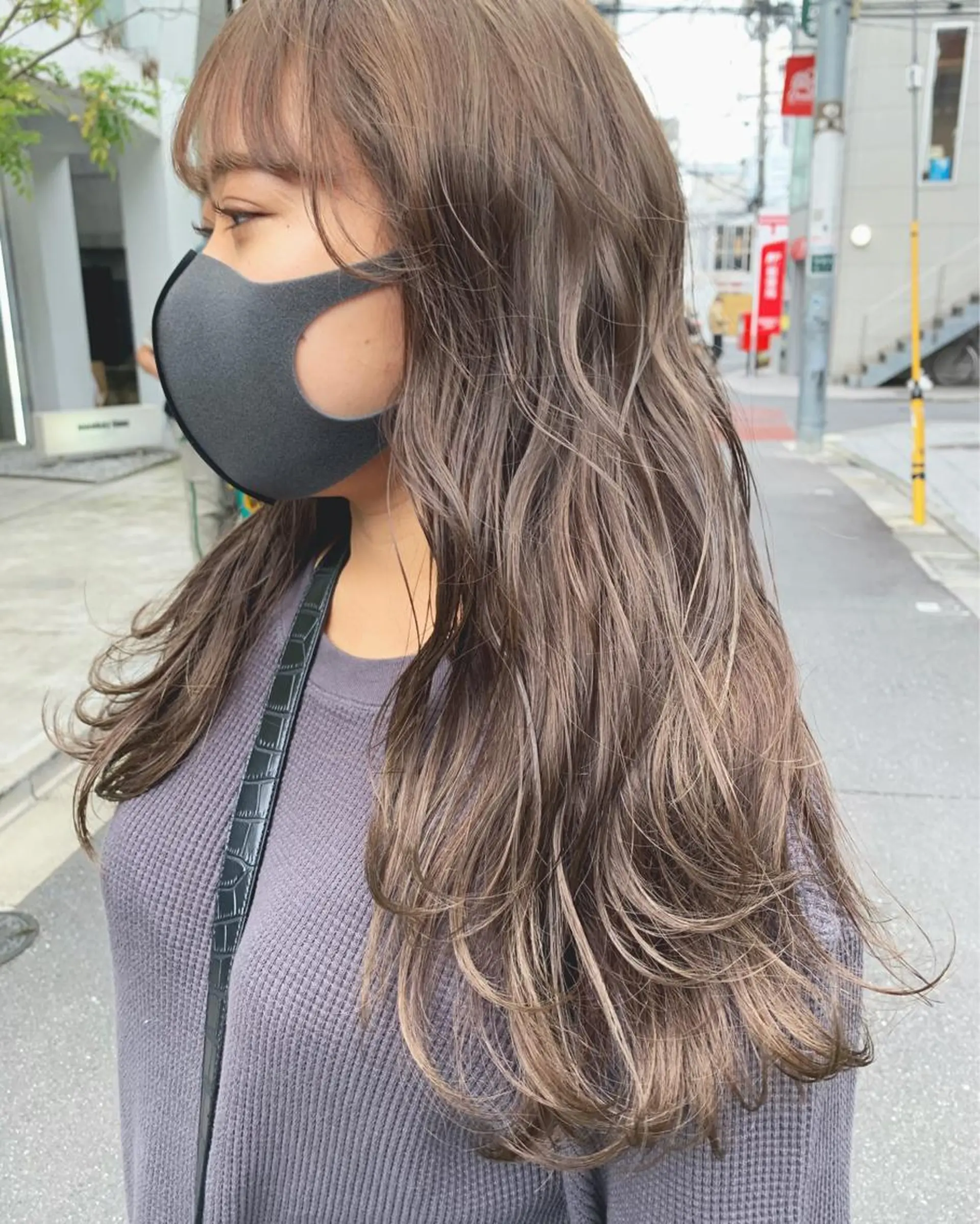 ロング カラー ネイル ヘアカラー トリートメント ハイトーン&暗髪🔥 表参道二刀流マエダのヘアスタイル