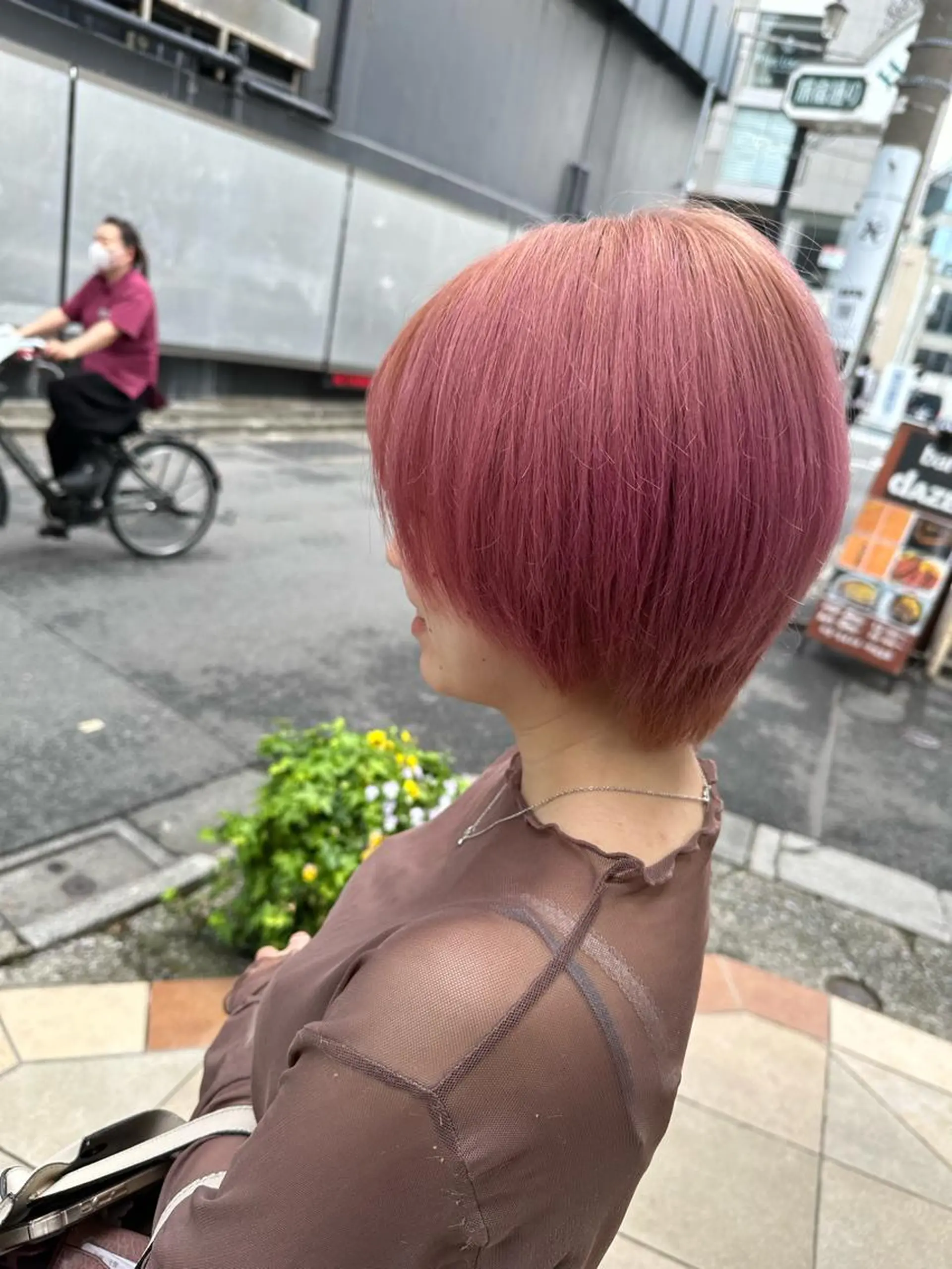 ショート yelm所属・🫒オリーブカラー ミディアムレイヤー✨のヘアスタイル