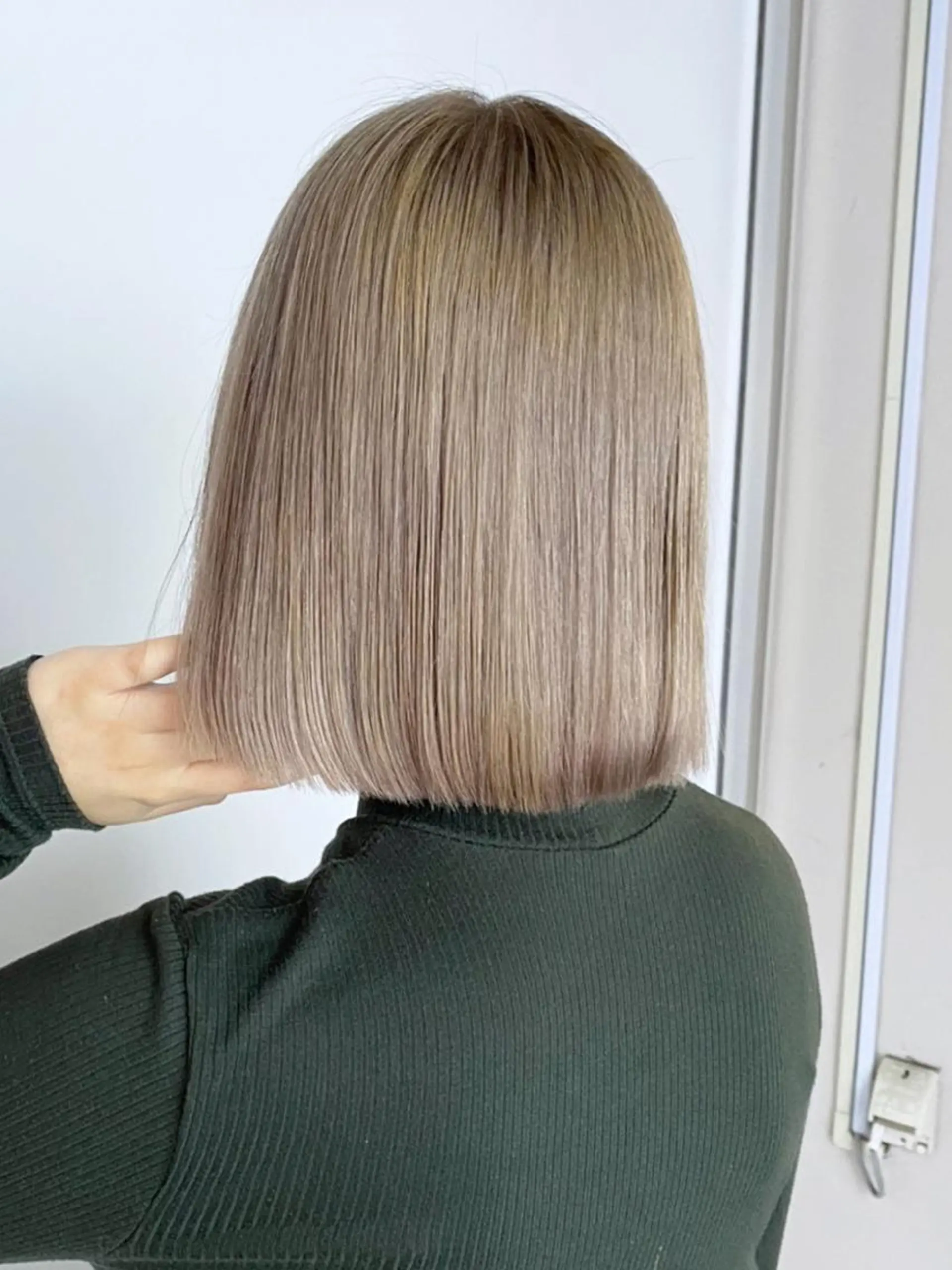 ミディアム パーマ カラー グレージュ ボブ ITbyALBUM 中野店のヘアスタイル