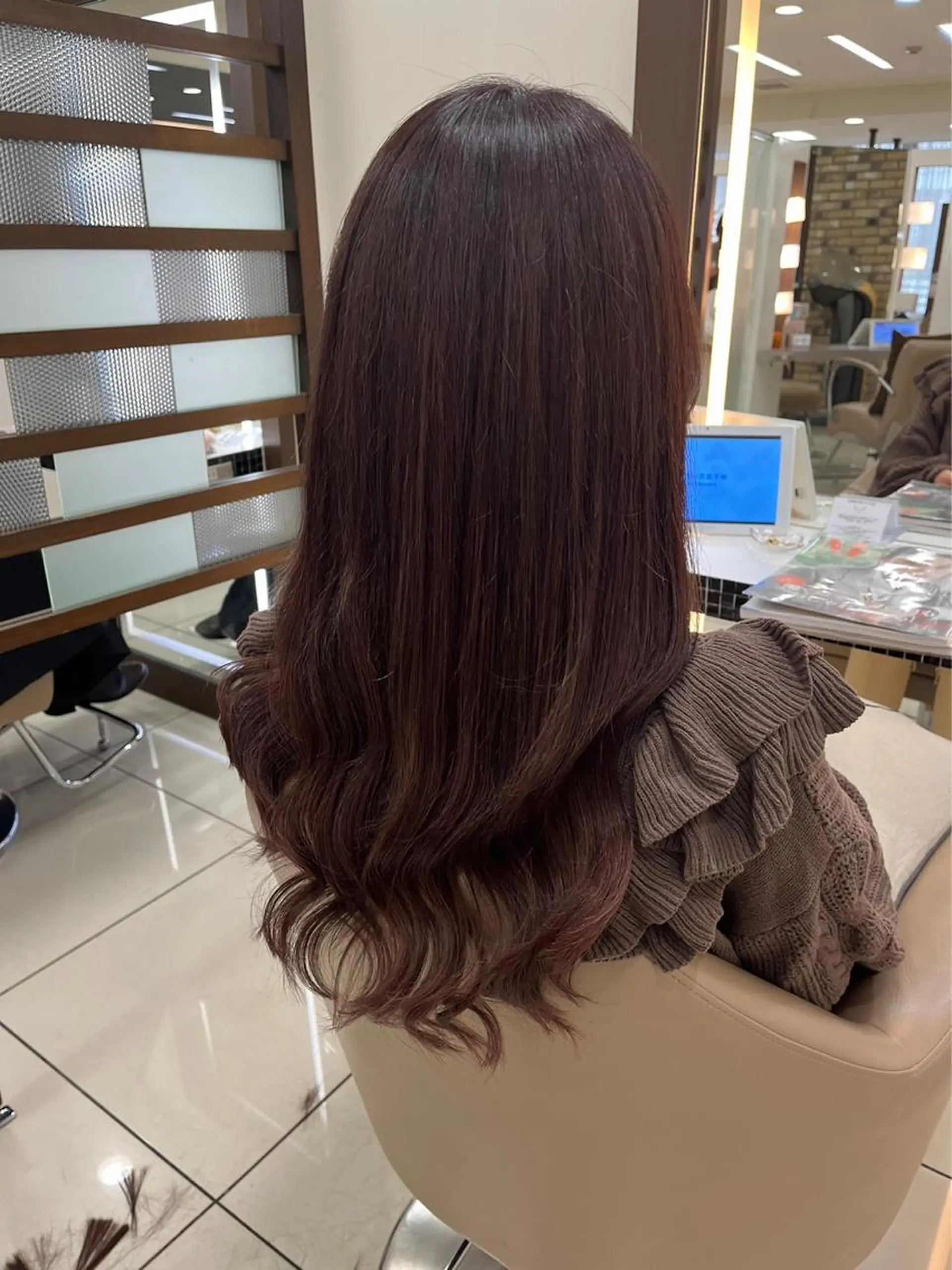 セミロング 羽エクステ/シール エクステ/横浜駅5分のヘアスタイル