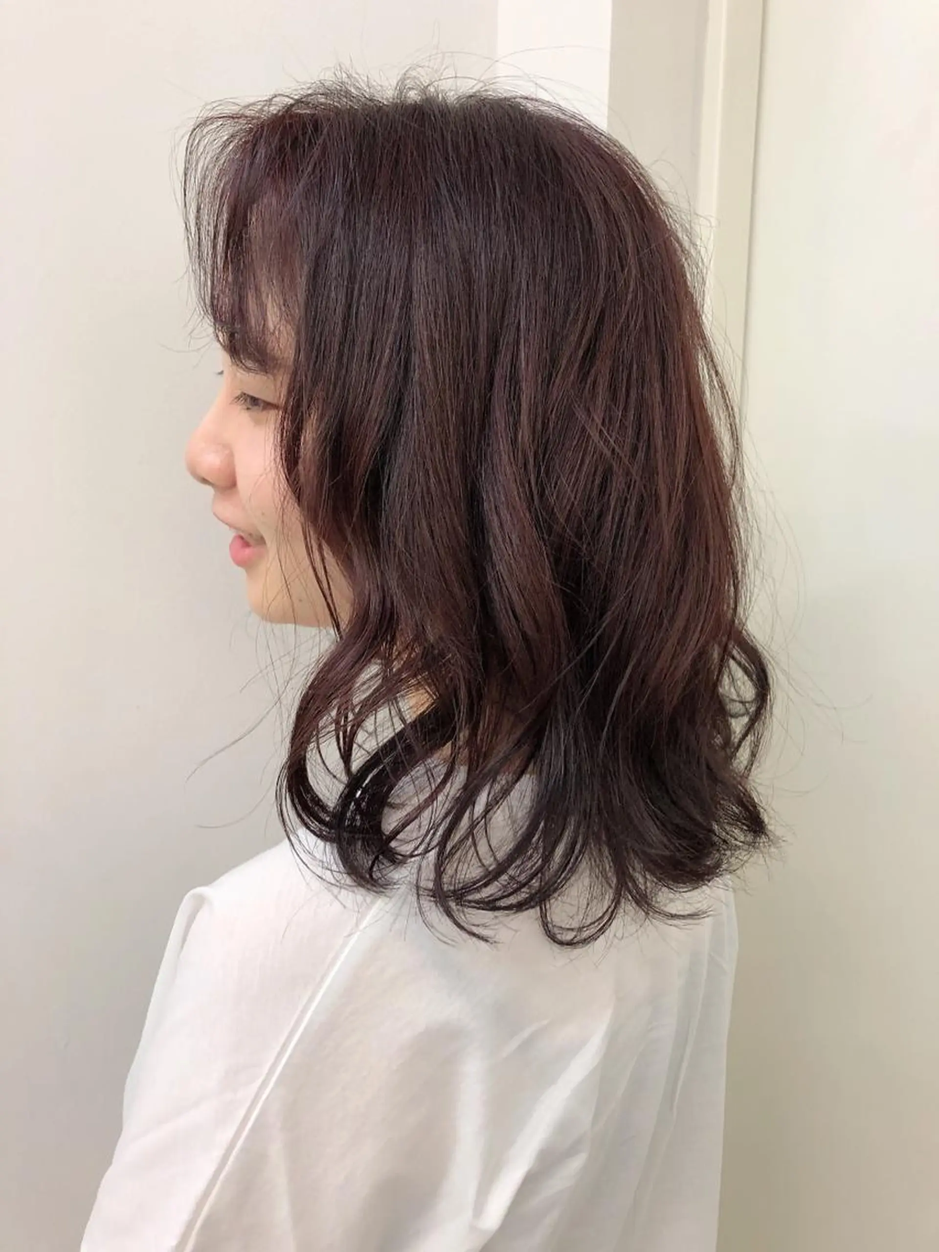 ミディアム カラー 安藤 佑衣のヘアスタイル