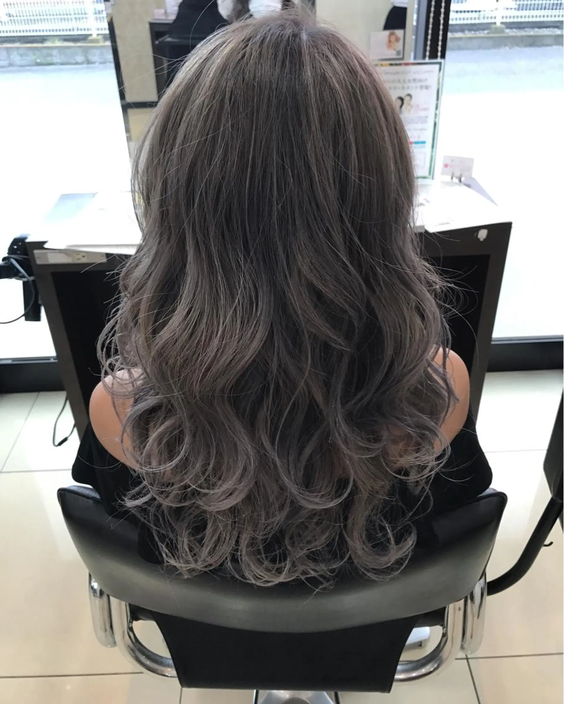 セミロング カラー アッシュ ブルーカラー ブルーアッシュ グラデーションカラー ラベンダーカラー 大久保 隆蔵のヘアスタイル