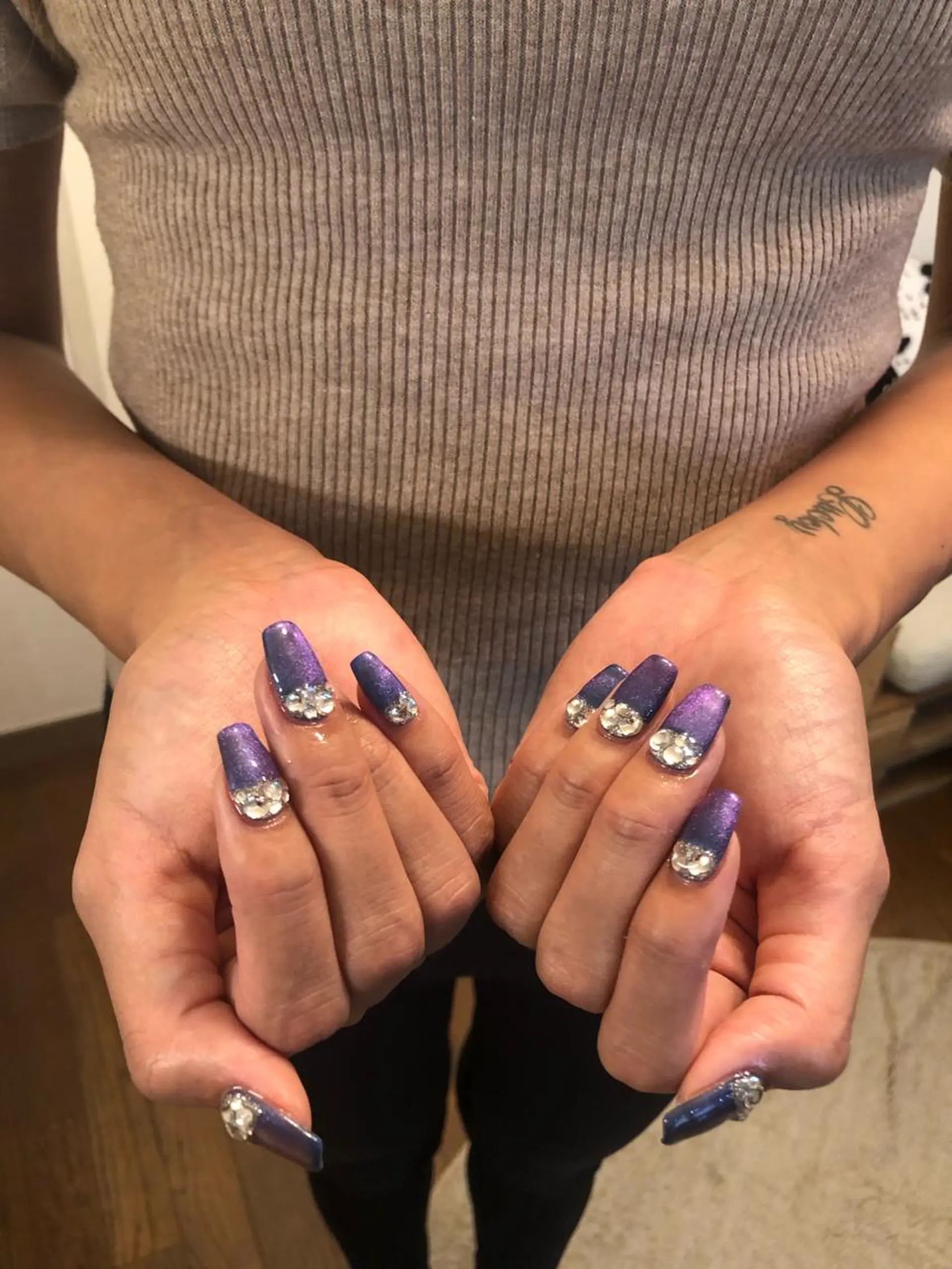 ネイル ハンドネイル フットネイル ハンドケア Nes.Nail所属・Miyagi Asamiのネイルデザイン