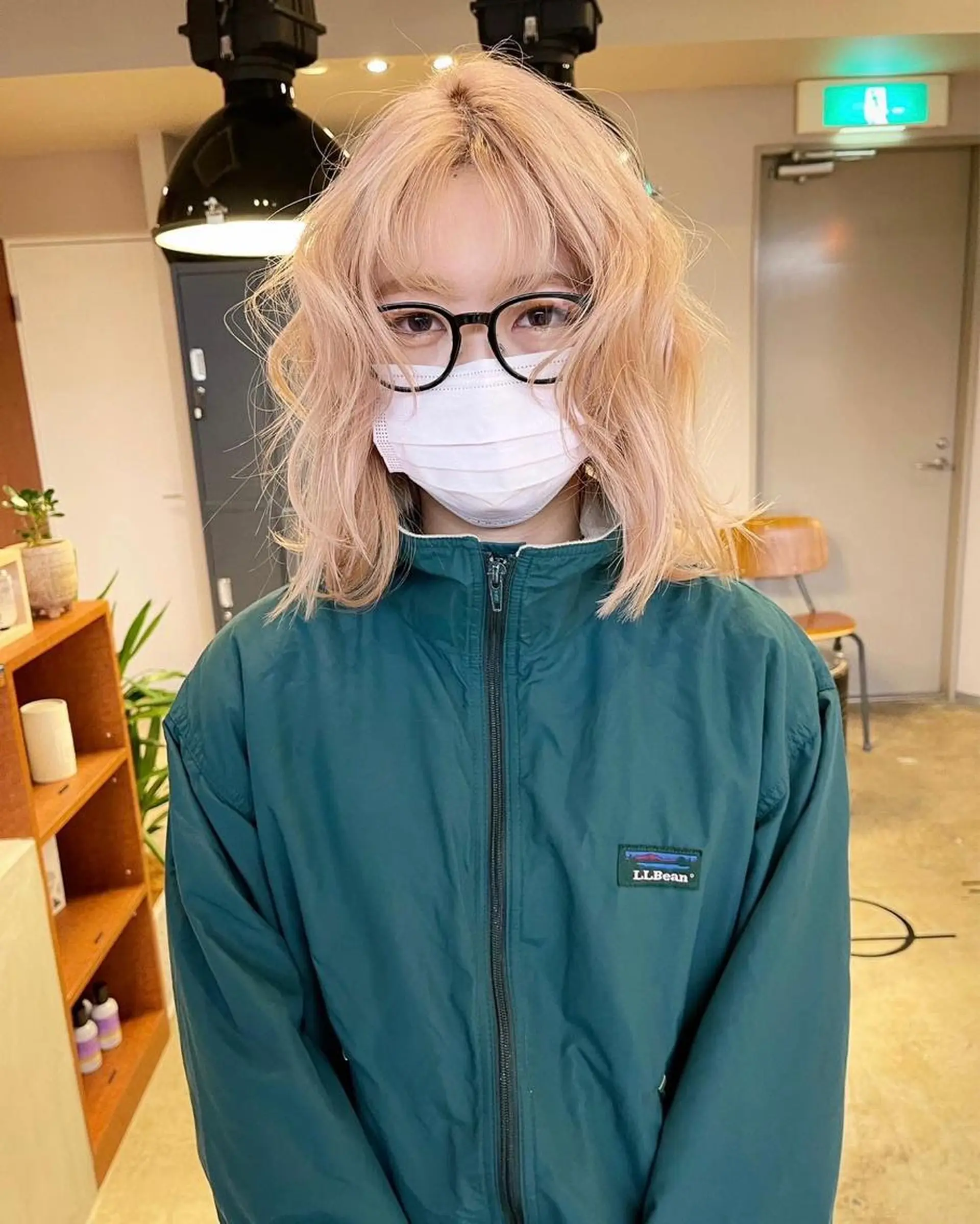 ミディアム カラー ベージュカラー ブリーチ ヘアカラー トリートメント 🩷ハイトーン透明感 レイヤー🩷ユリカのヘアスタイル