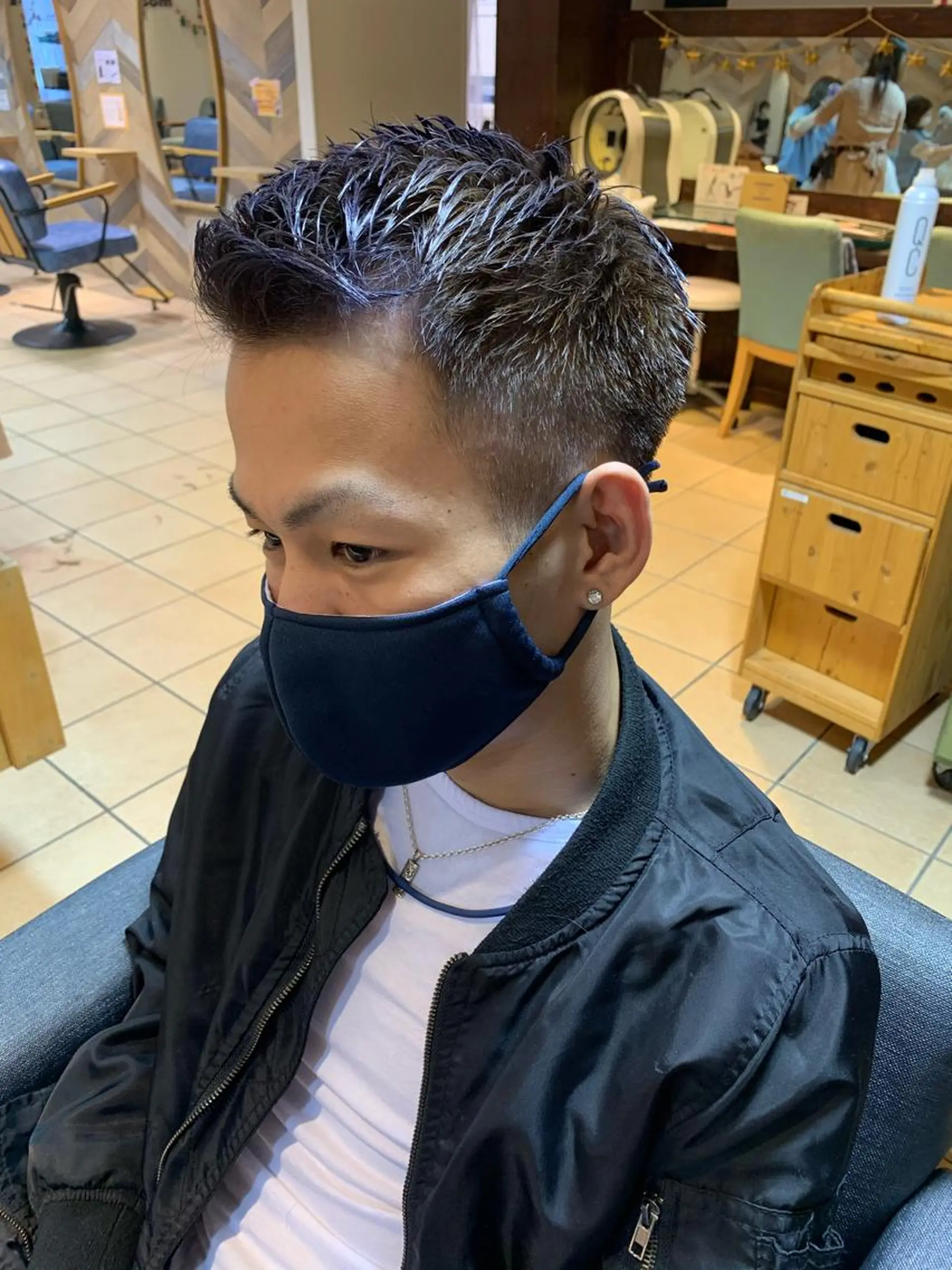 カラー メンズ ハイトーンカラー🩵 耳ツボジュエリー👂のその他イメージ