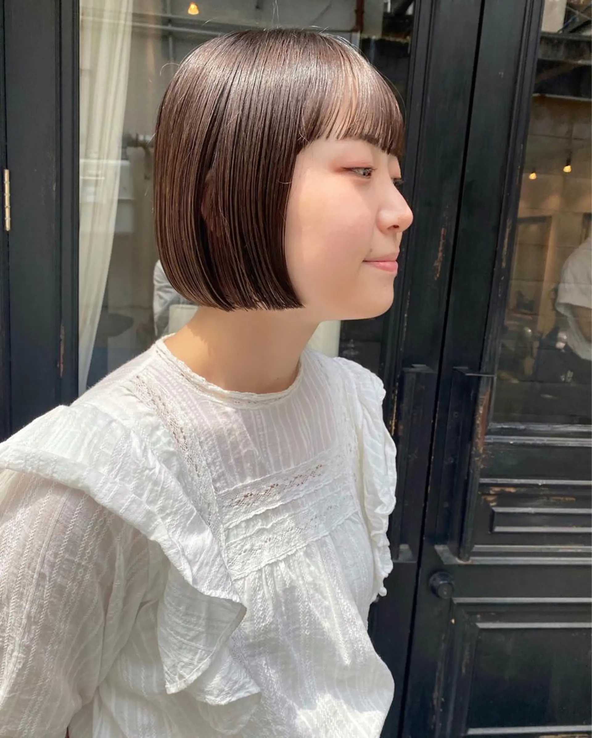 ショート カラー グレージュ ボブ tonari 梅田、中崎町のヘアスタイル